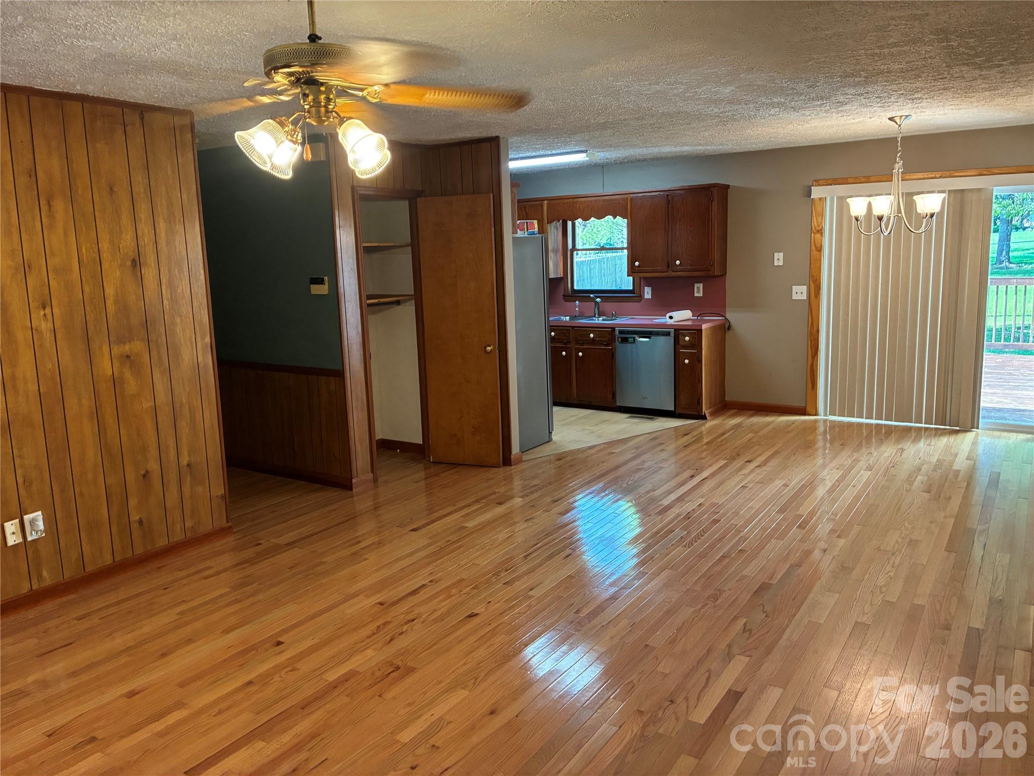 1008 Hopedale Drive — Lenoir