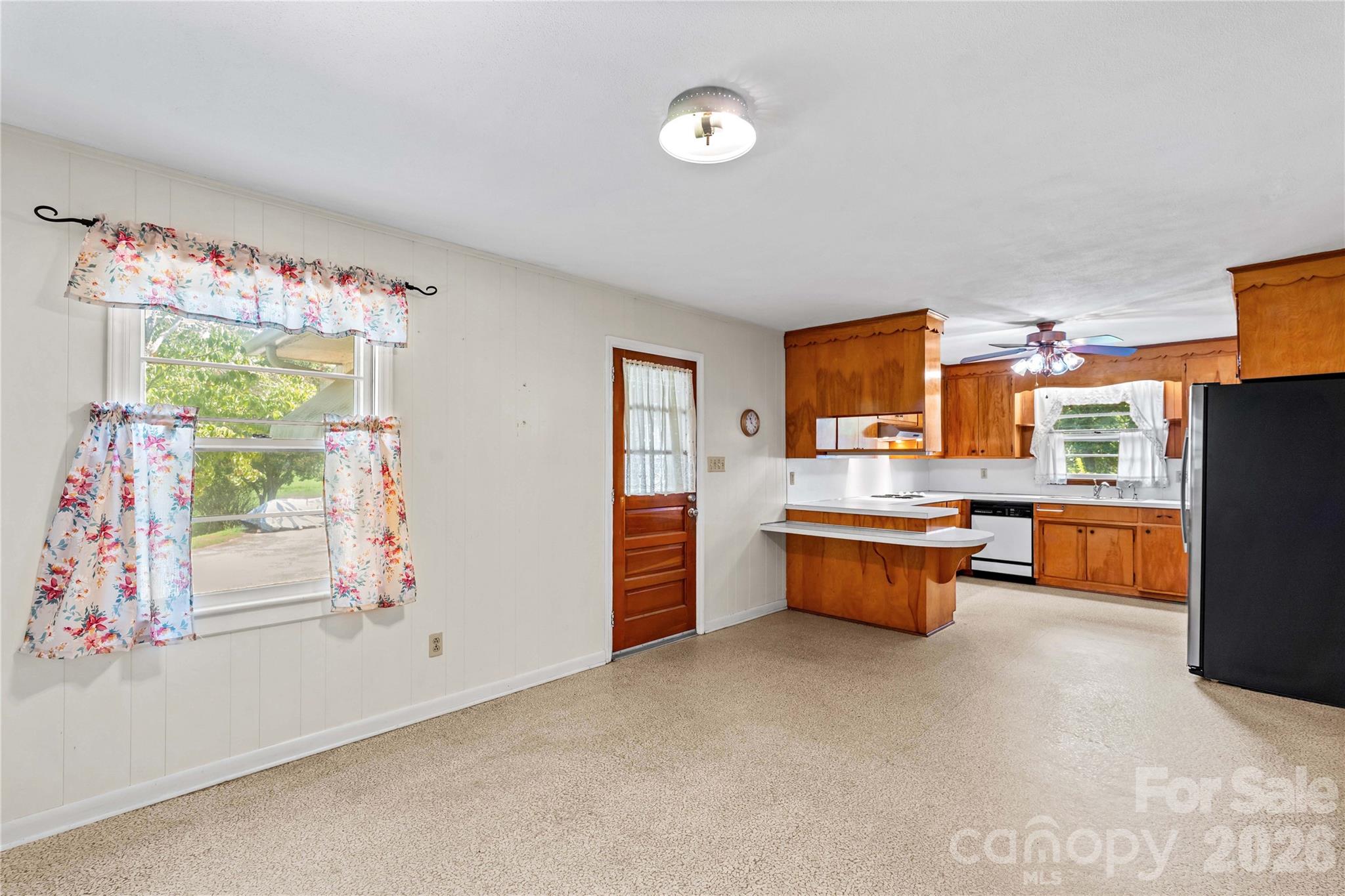 6714 W NC 10 Highway — Vale