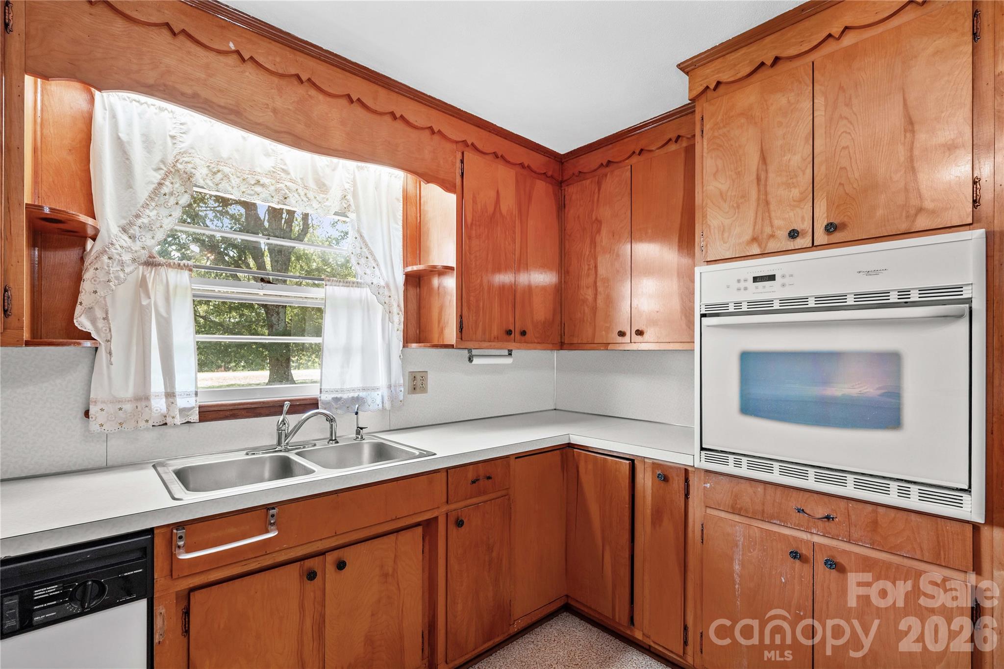 6714 W NC 10 Highway — Vale