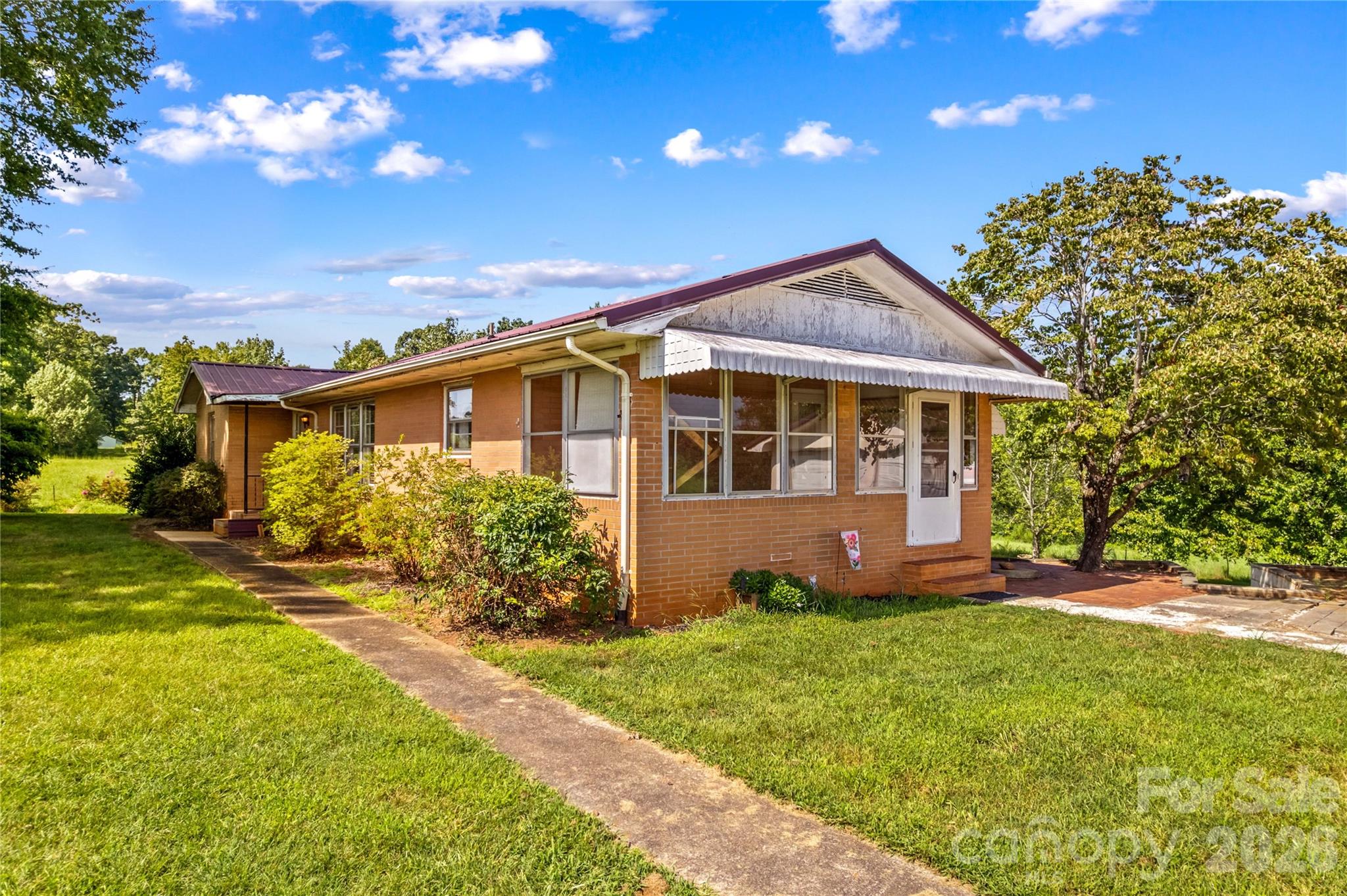 6714 W NC 10 Highway — Vale