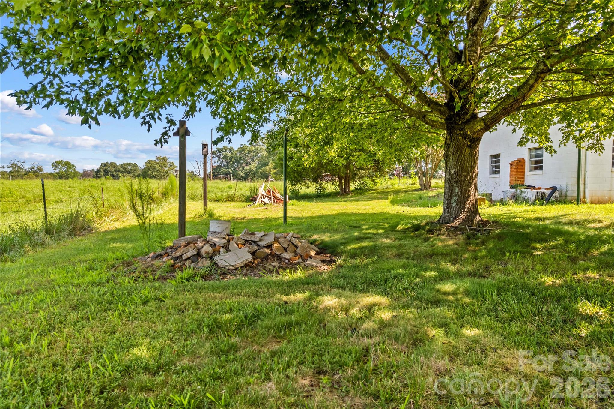 6714 W NC 10 Highway — Vale