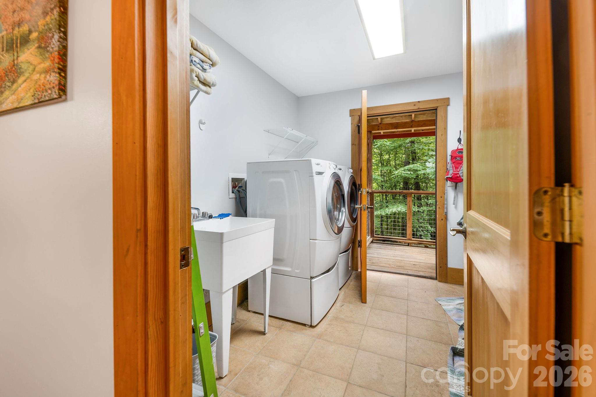 553 River Bend Drive — Mars Hill