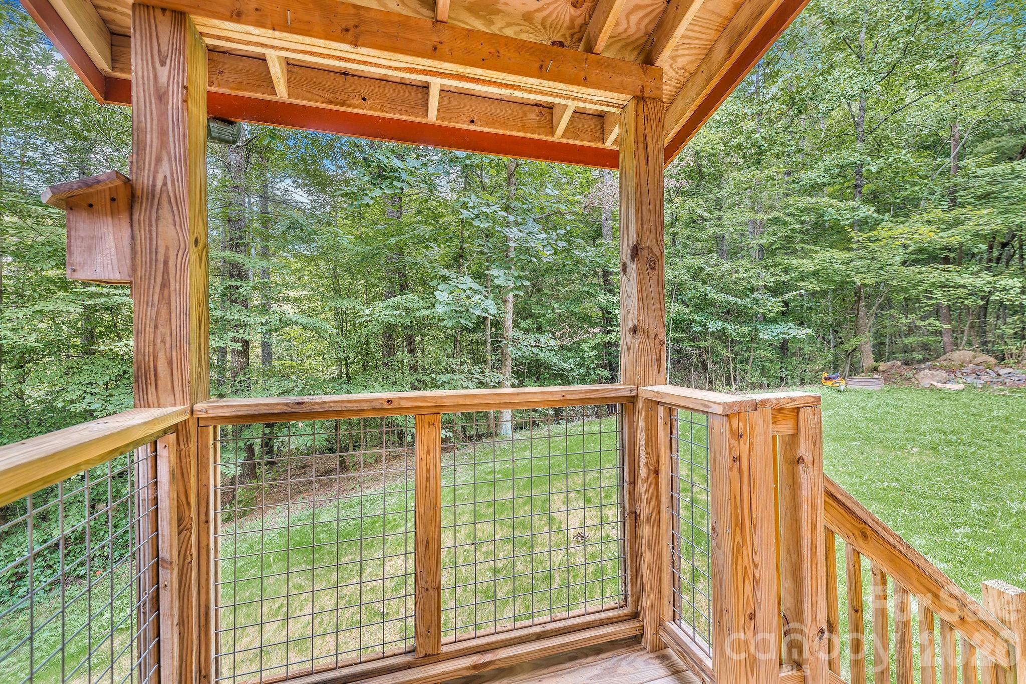 553 River Bend Drive — Mars Hill