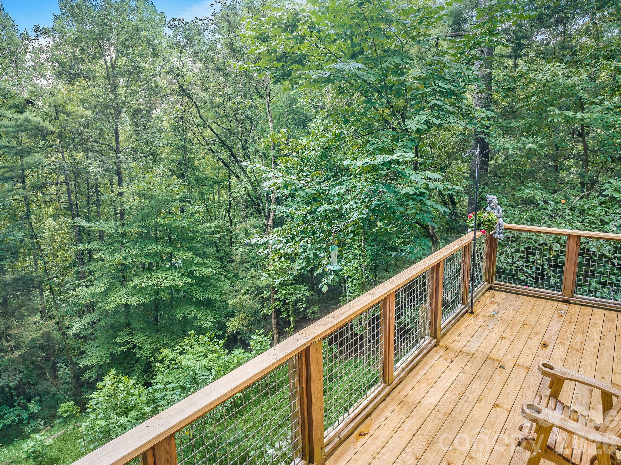 553 River Bend Drive — Mars Hill