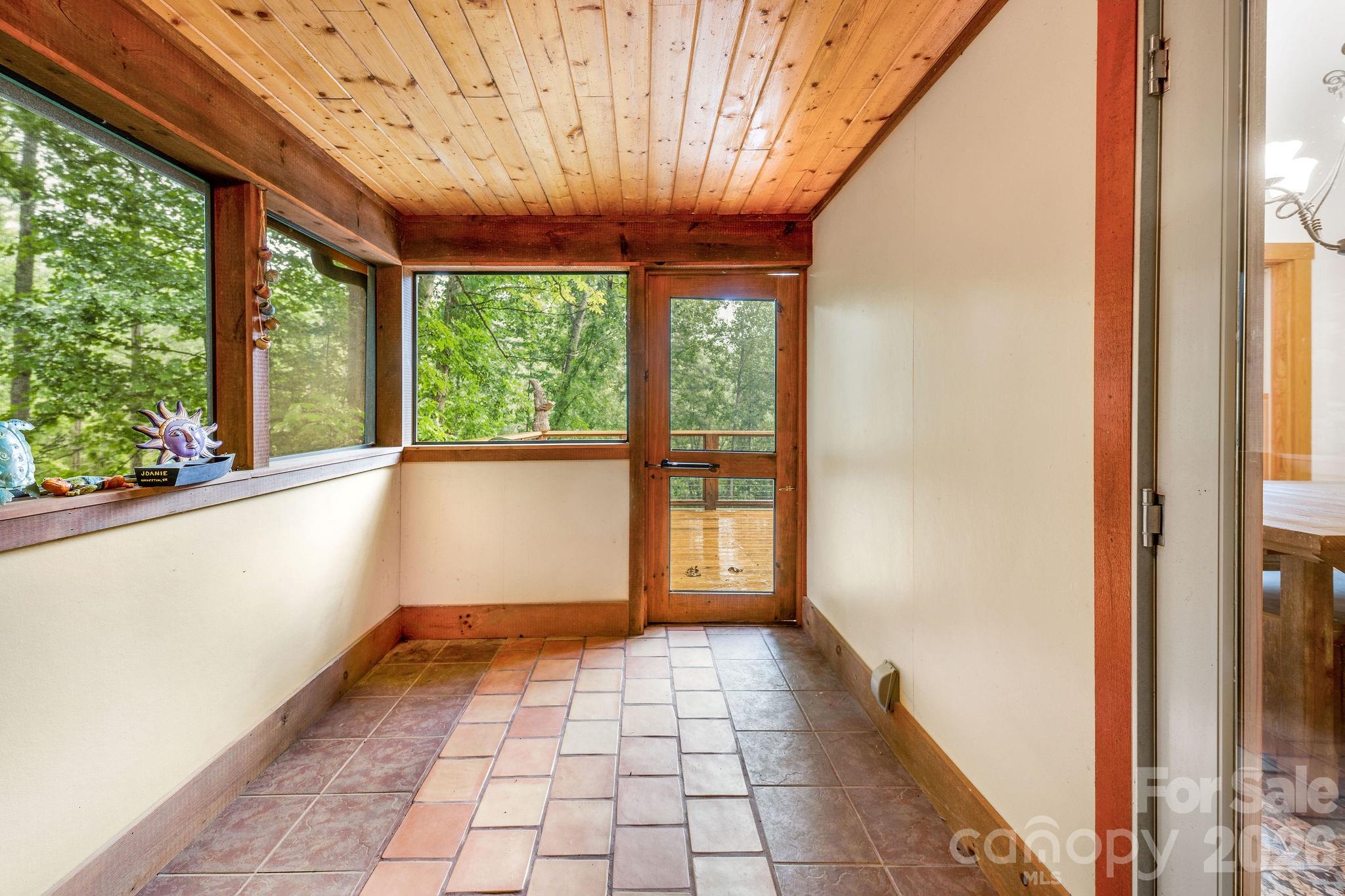 553 River Bend Drive — Mars Hill