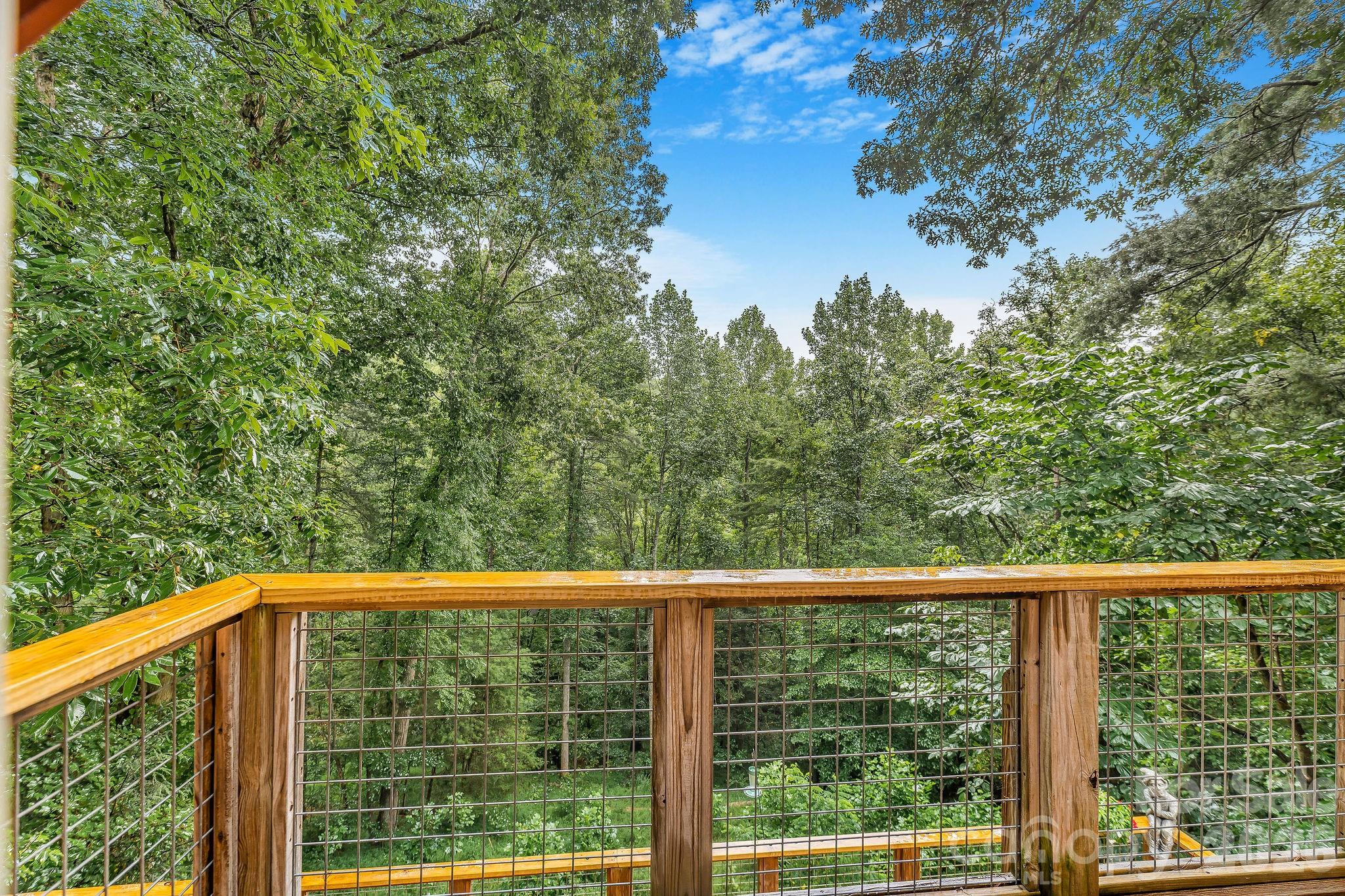 553 River Bend Drive — Mars Hill