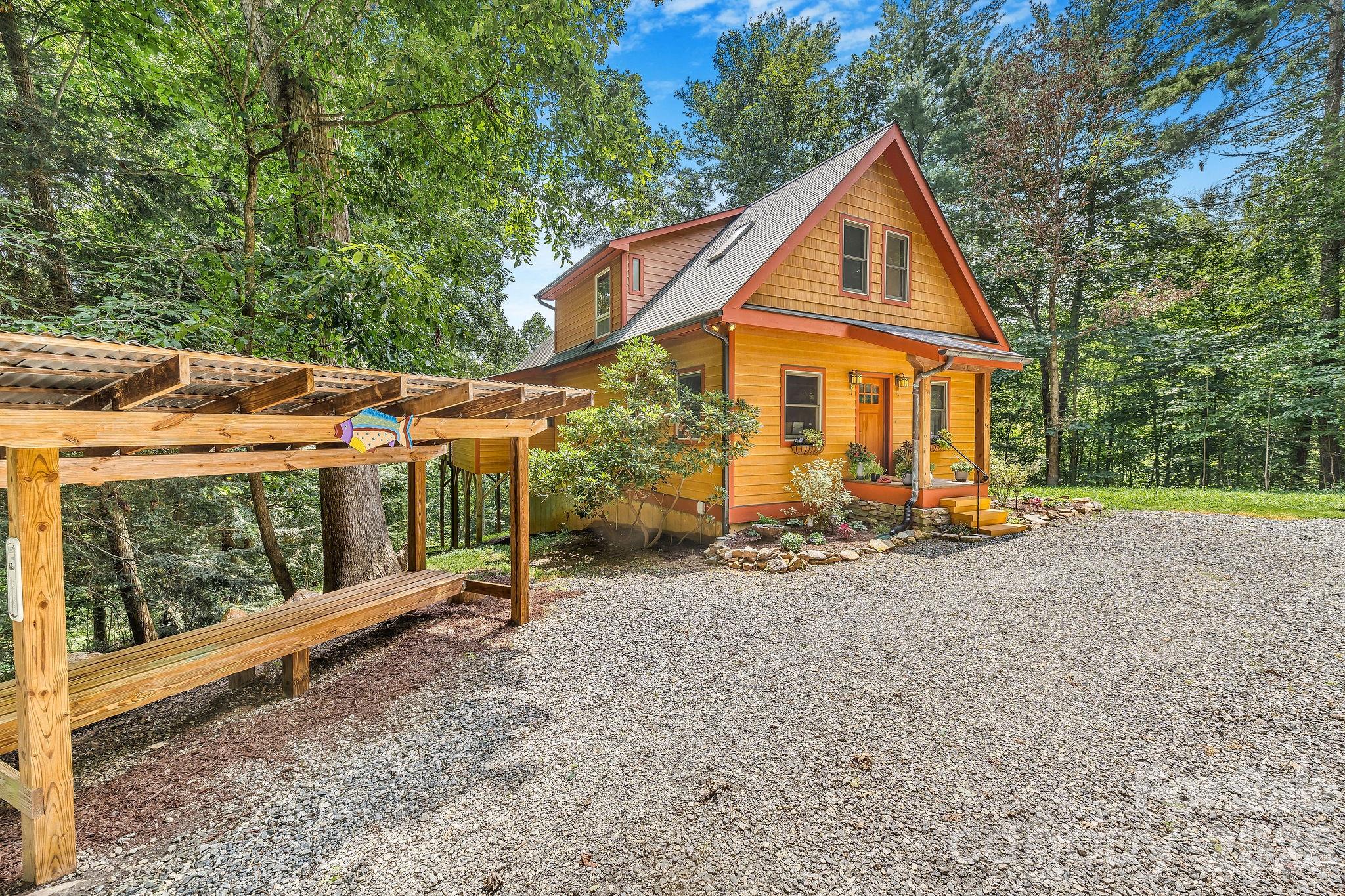 553 River Bend Drive — Mars Hill