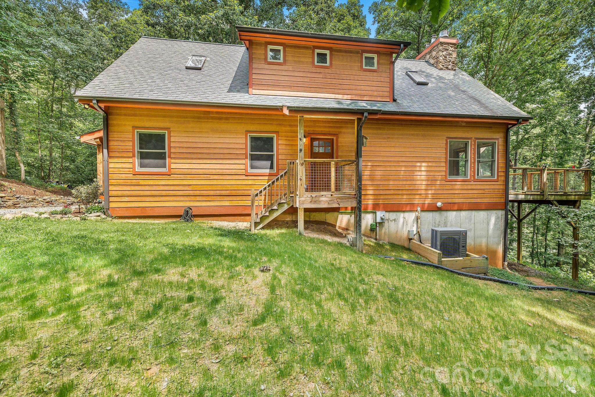 553 River Bend Drive — Mars Hill
