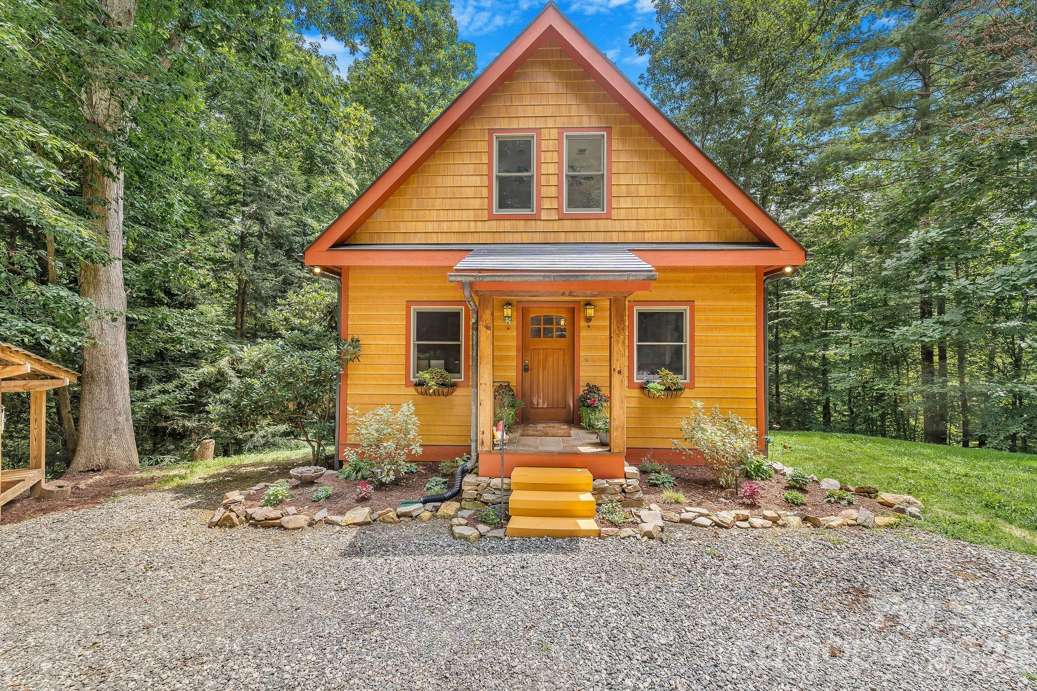 553 River Bend Drive — Mars Hill