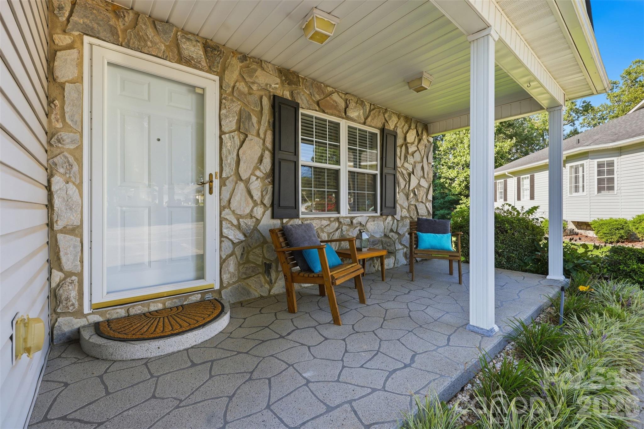 351 School Drive — Taylorsville