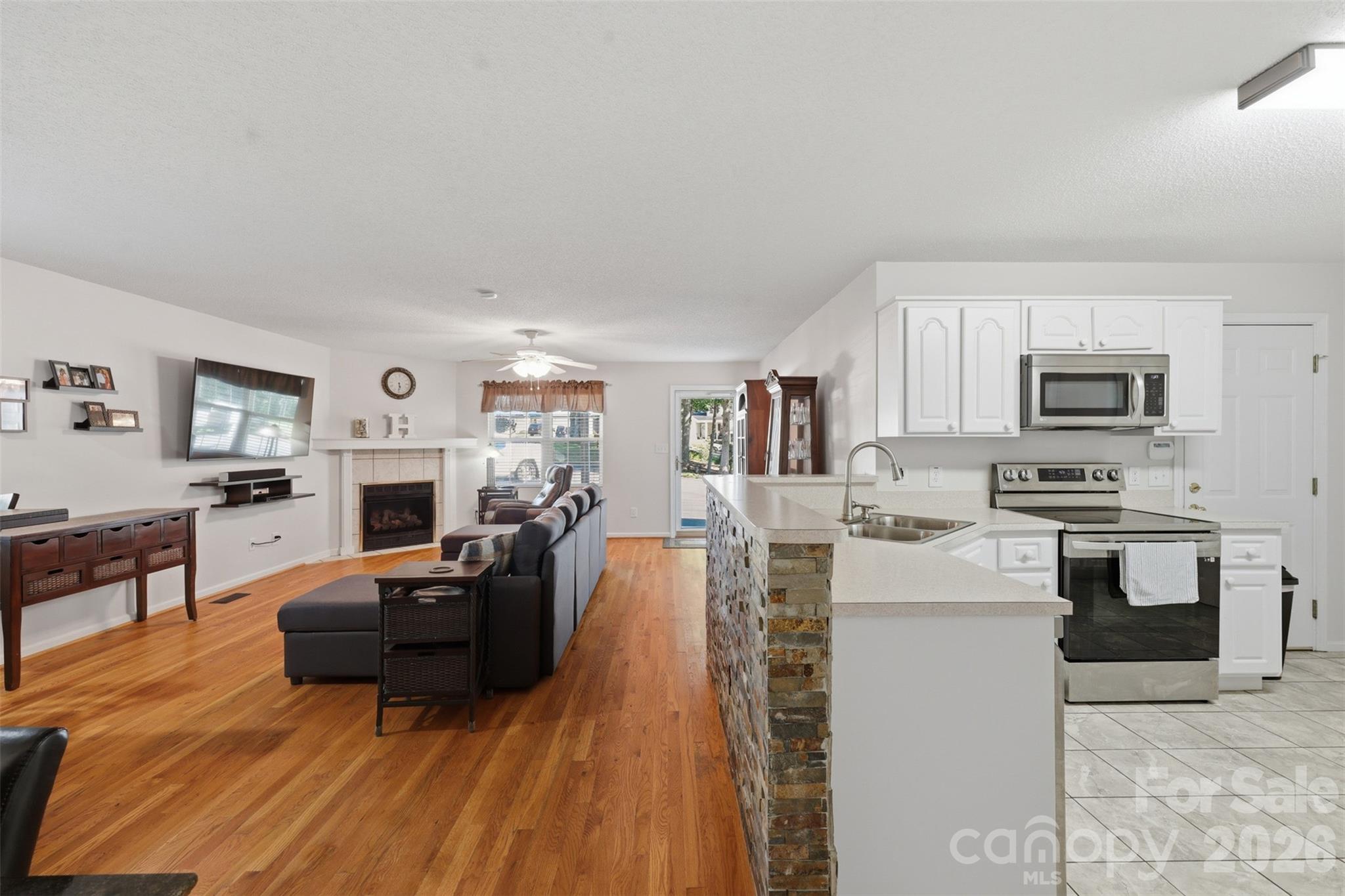 351 School Drive — Taylorsville