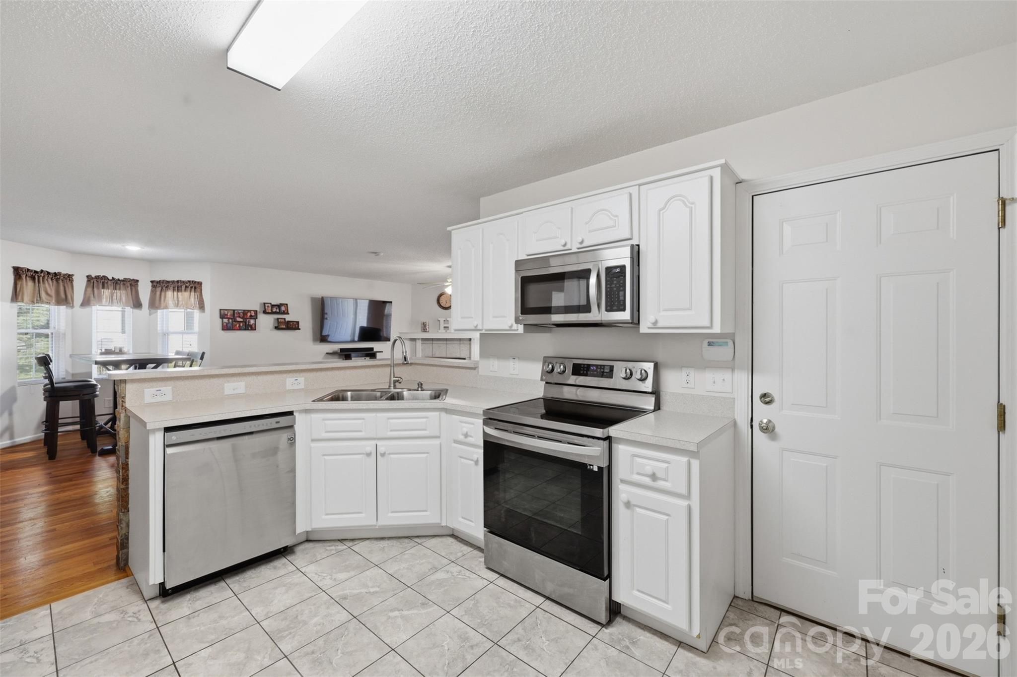 351 School Drive — Taylorsville