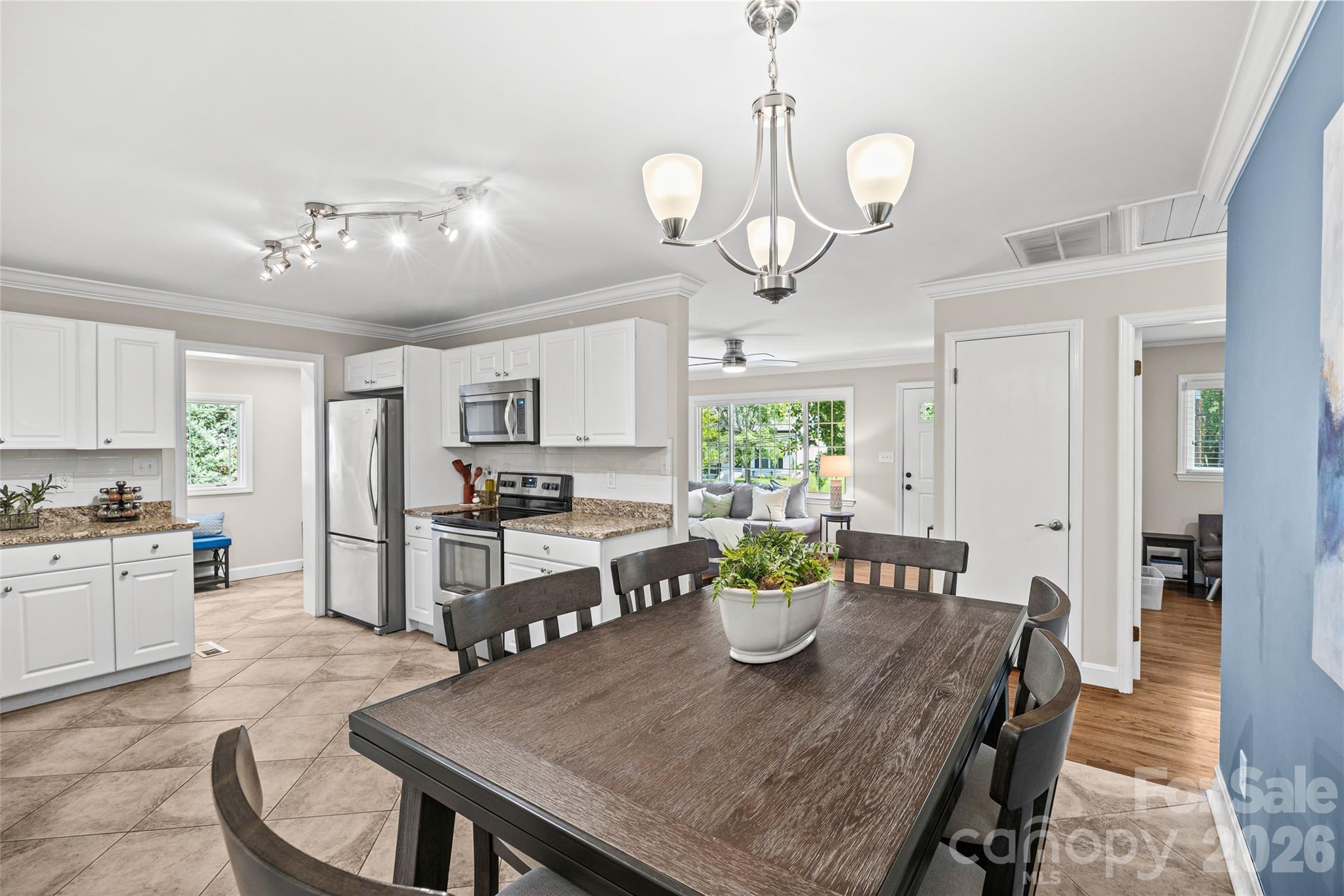 7400 Thorncliff Drive — Charlotte
