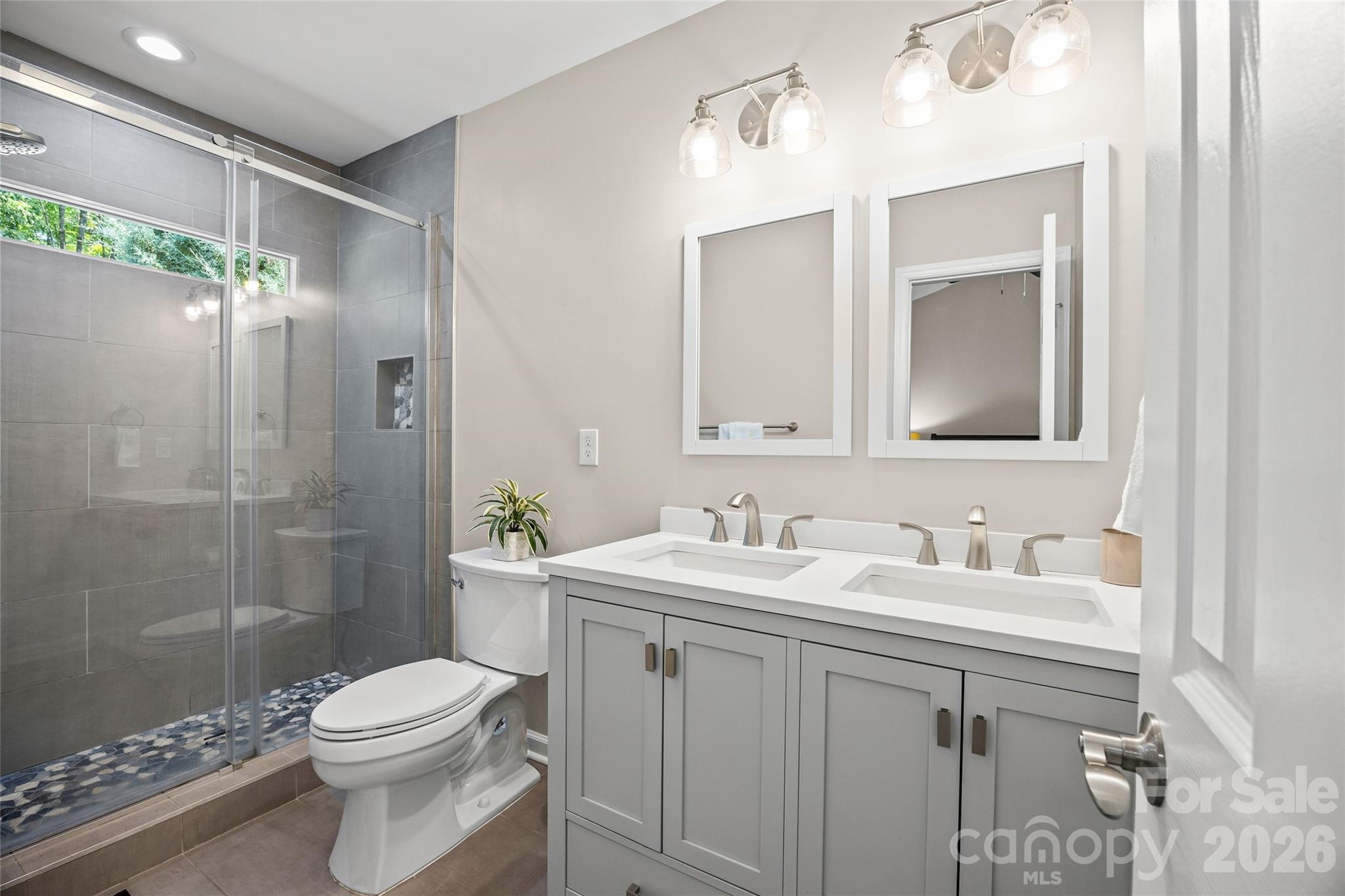 7400 Thorncliff Drive — Charlotte