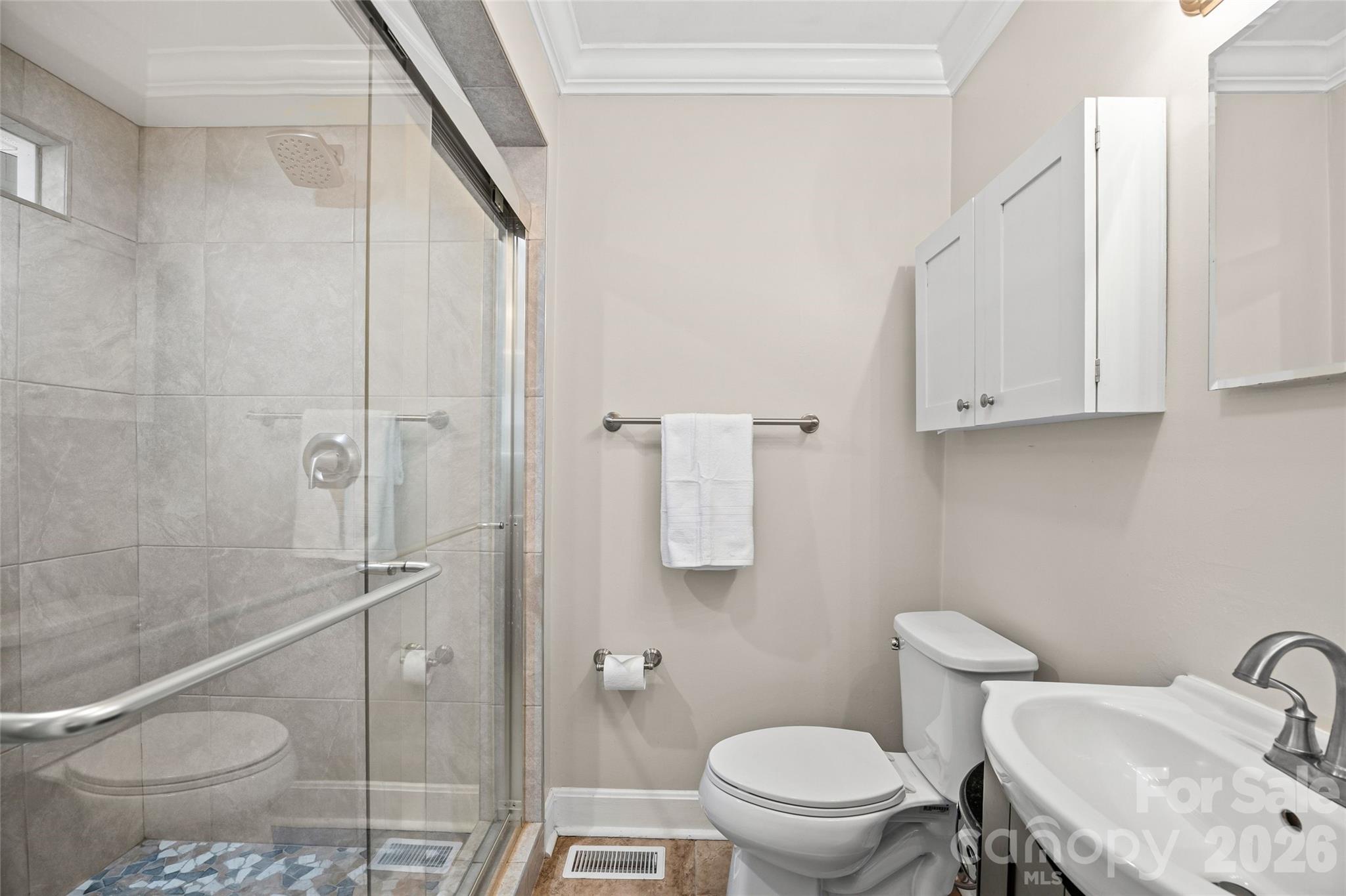7400 Thorncliff Drive — Charlotte