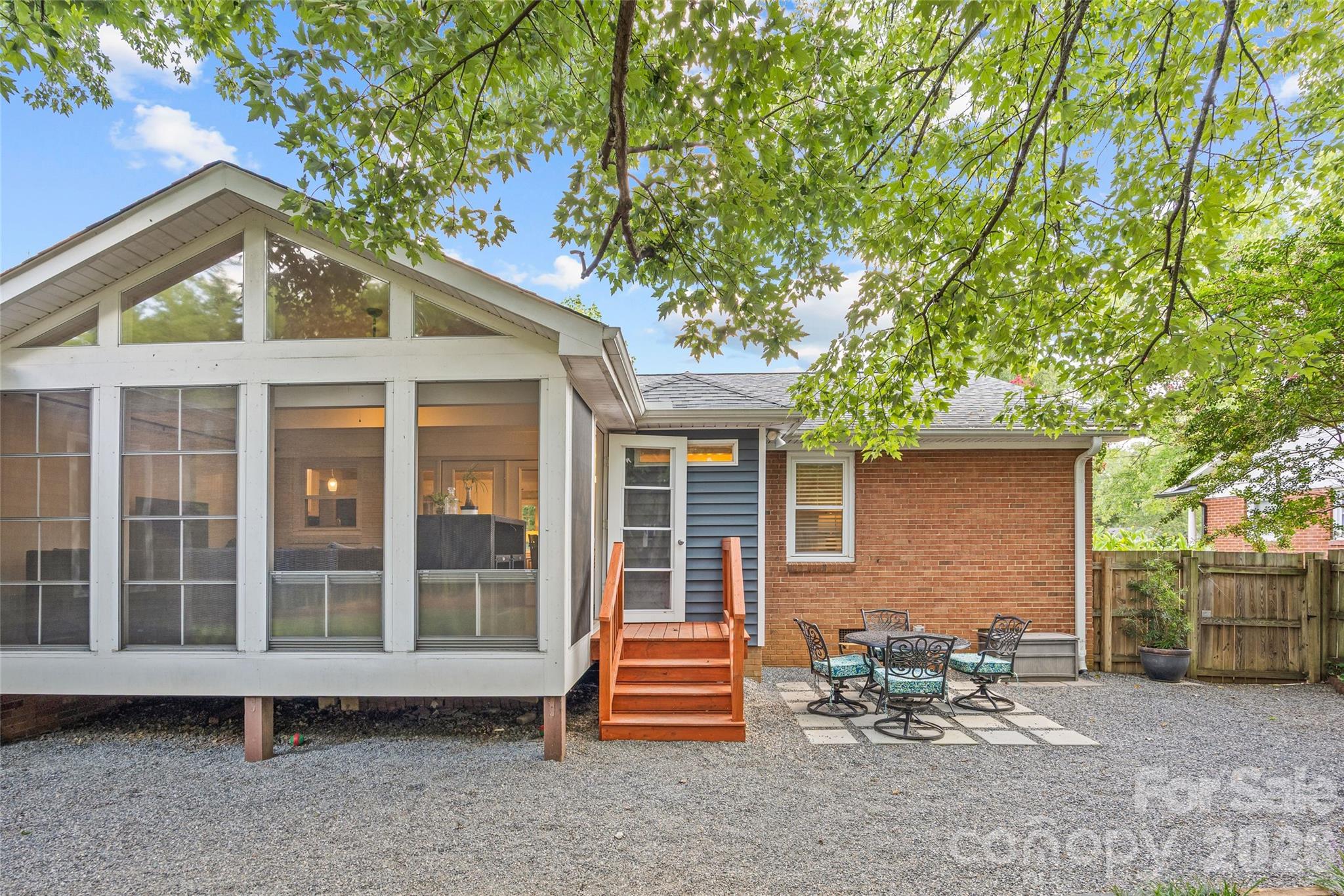 7400 Thorncliff Drive — Charlotte