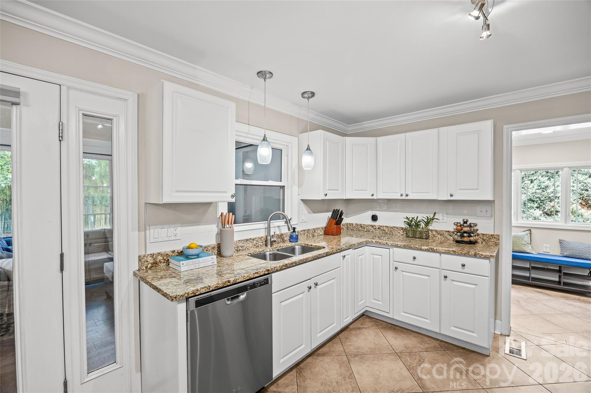 7400 Thorncliff Drive — Charlotte