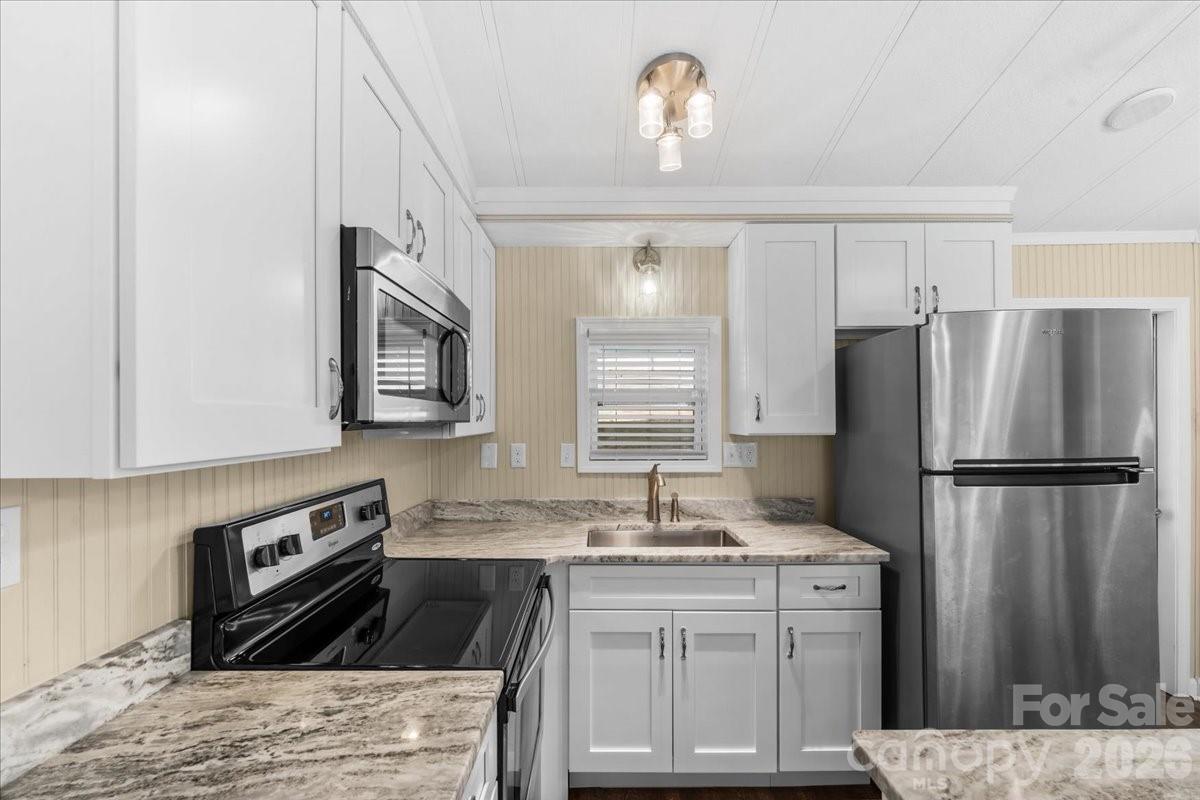 113 Clubhouse Drive Extension — New London
