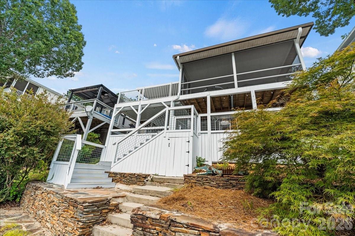 113 Clubhouse Drive Extension — New London