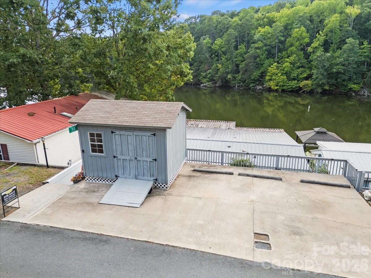 113 Clubhouse Drive Extension — New London