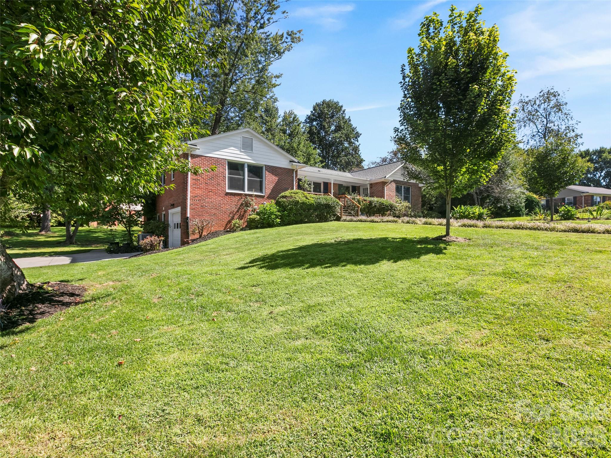 101 Castlerock Drive — Asheville