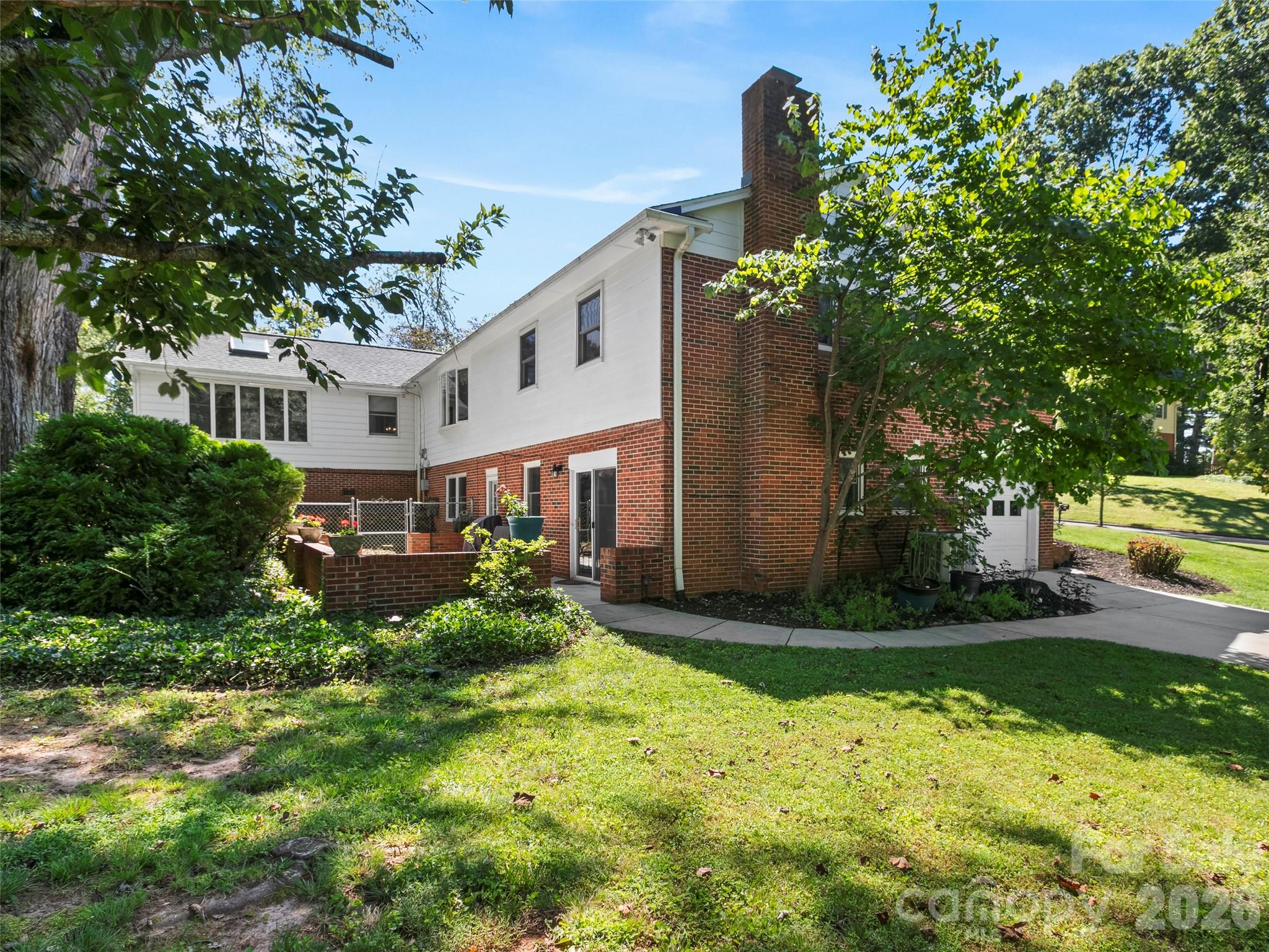 101 Castlerock Drive — Asheville