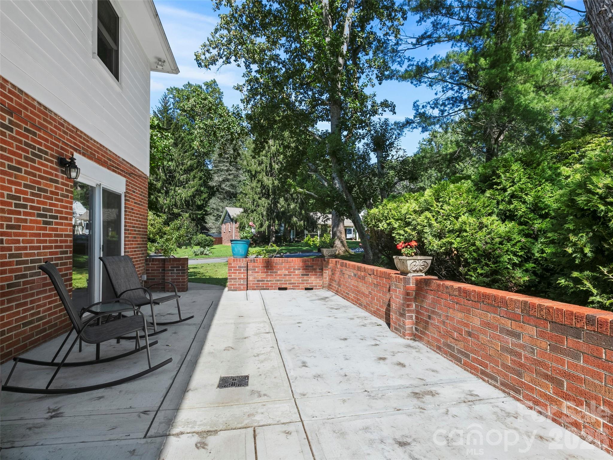 101 Castlerock Drive — Asheville
