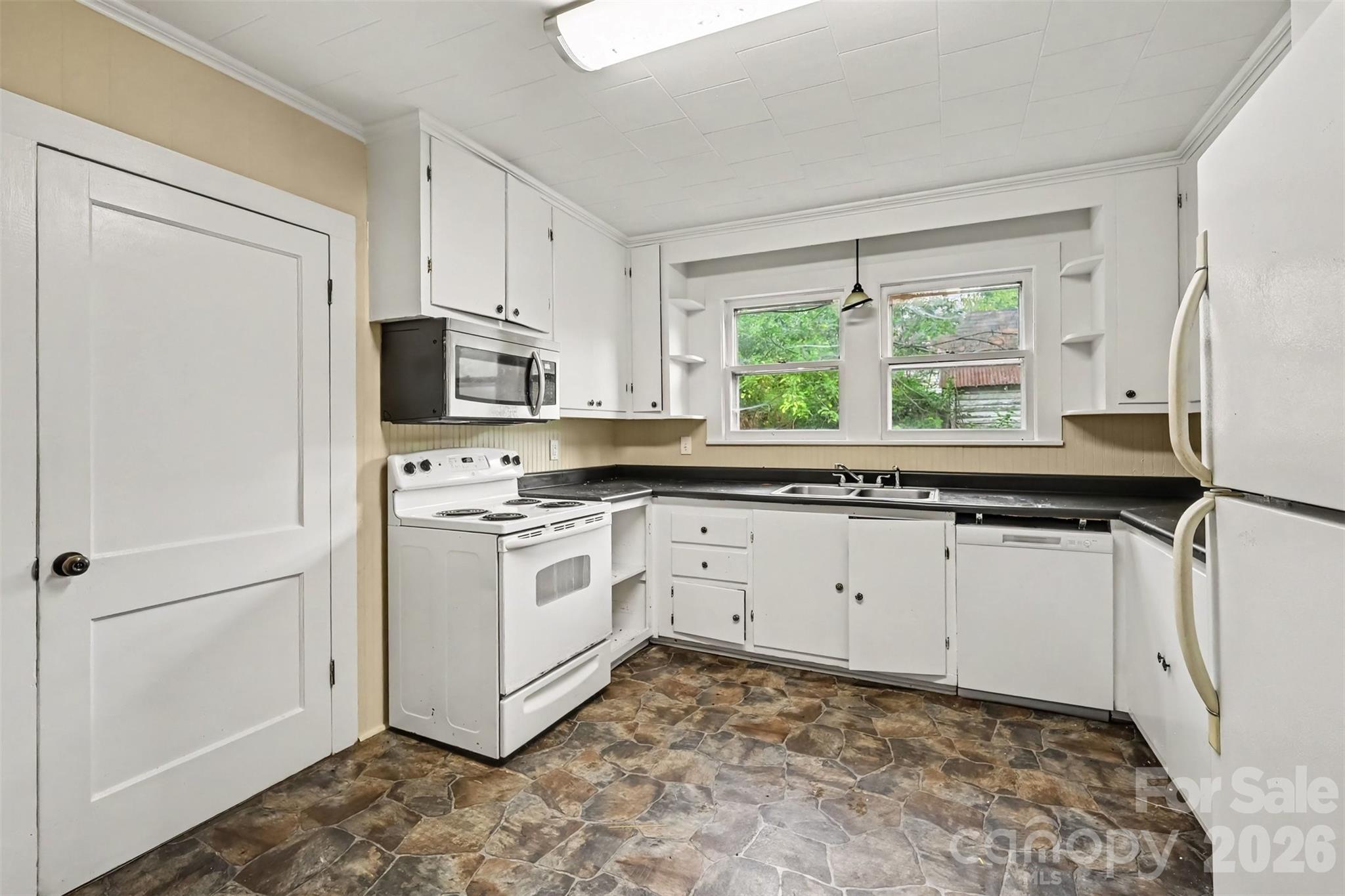 126 E Division Avenue — East Spencer