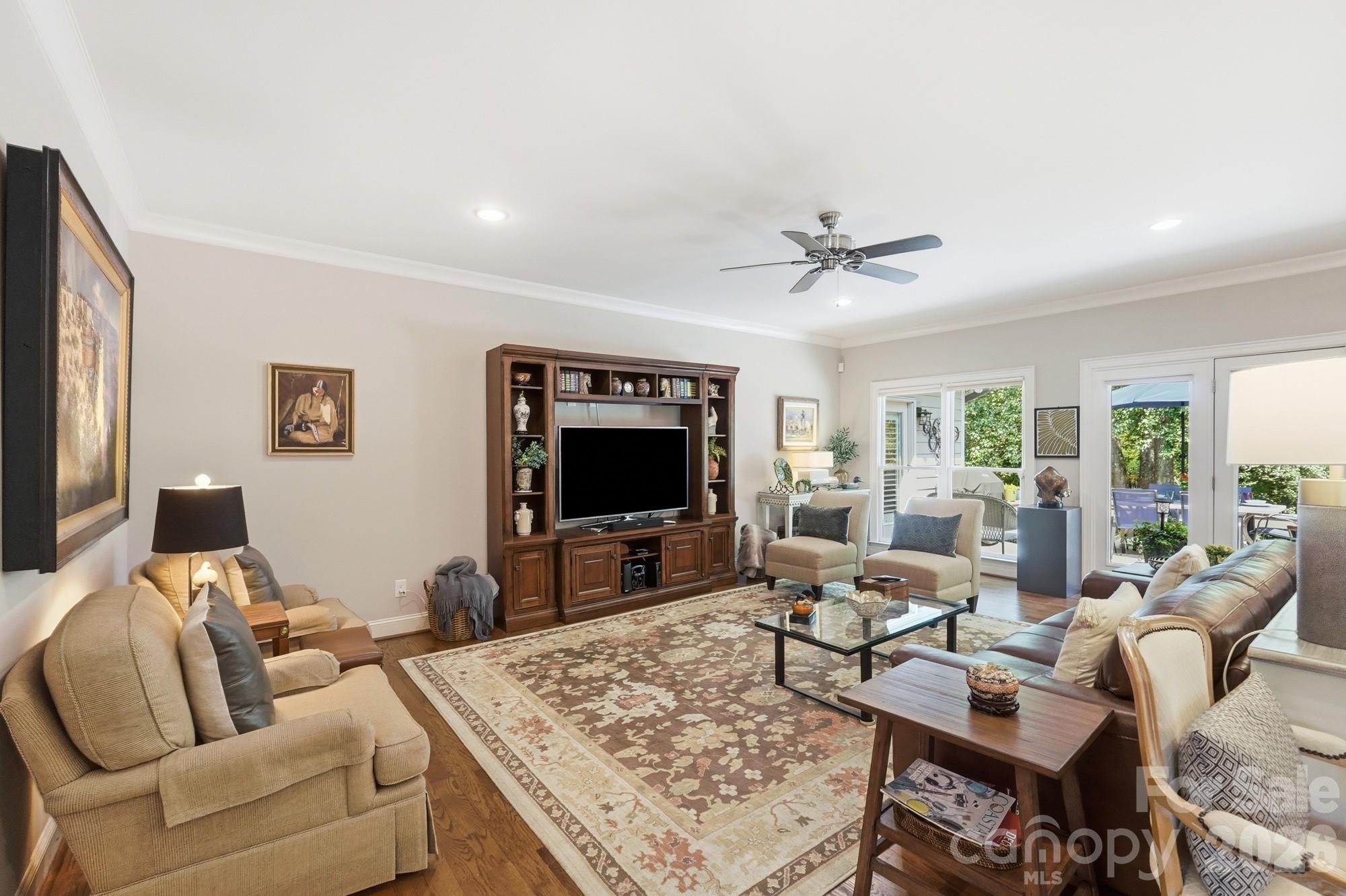 800 Jefferson Drive — Charlotte
