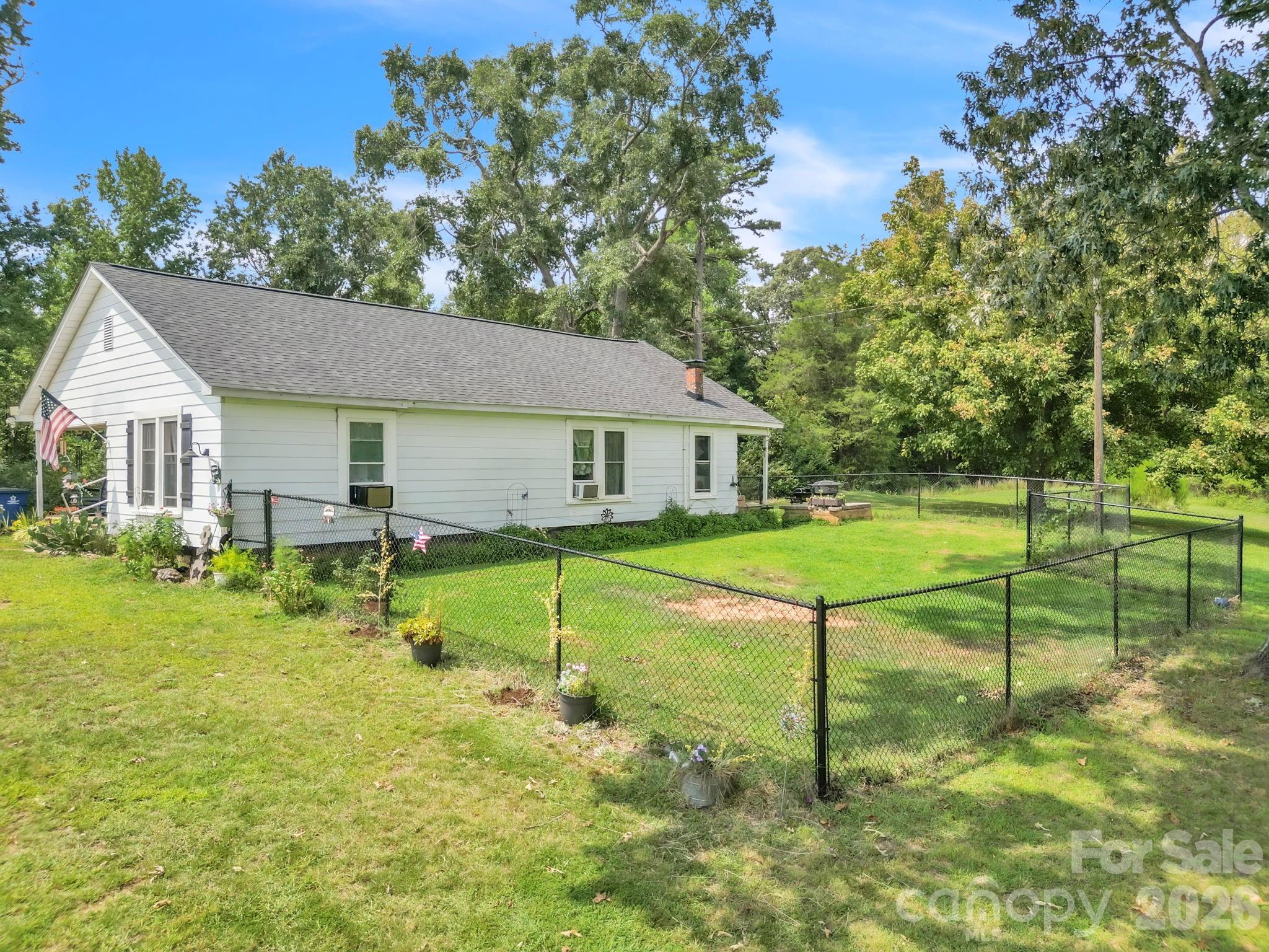140 Painter Road — Mooresboro