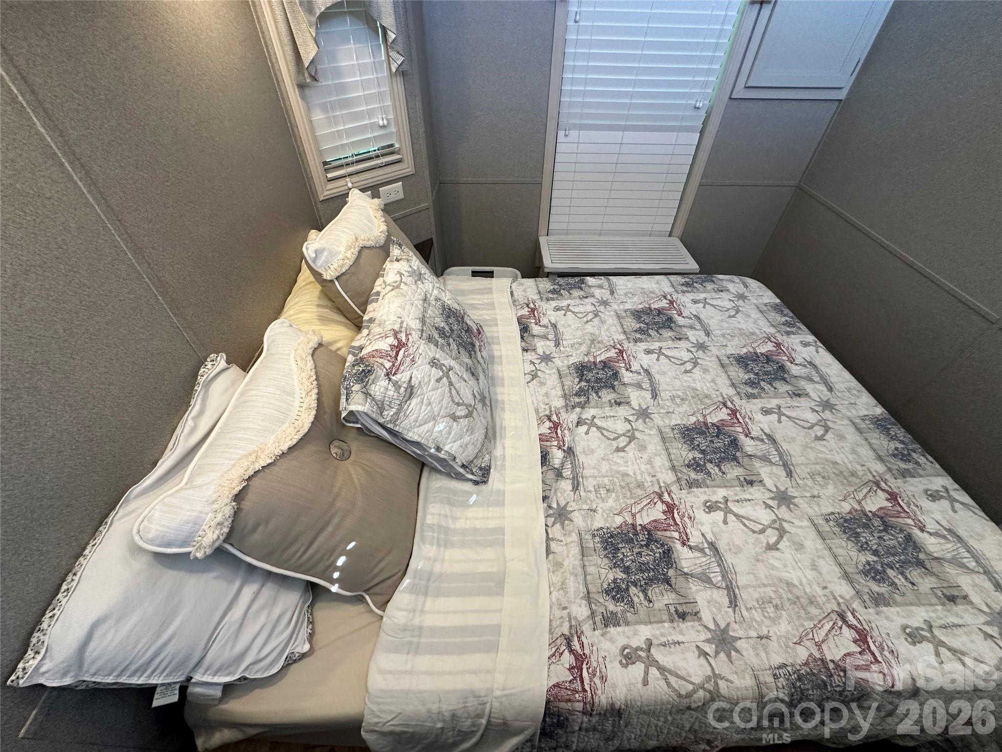 160 Grand View Drive — New London