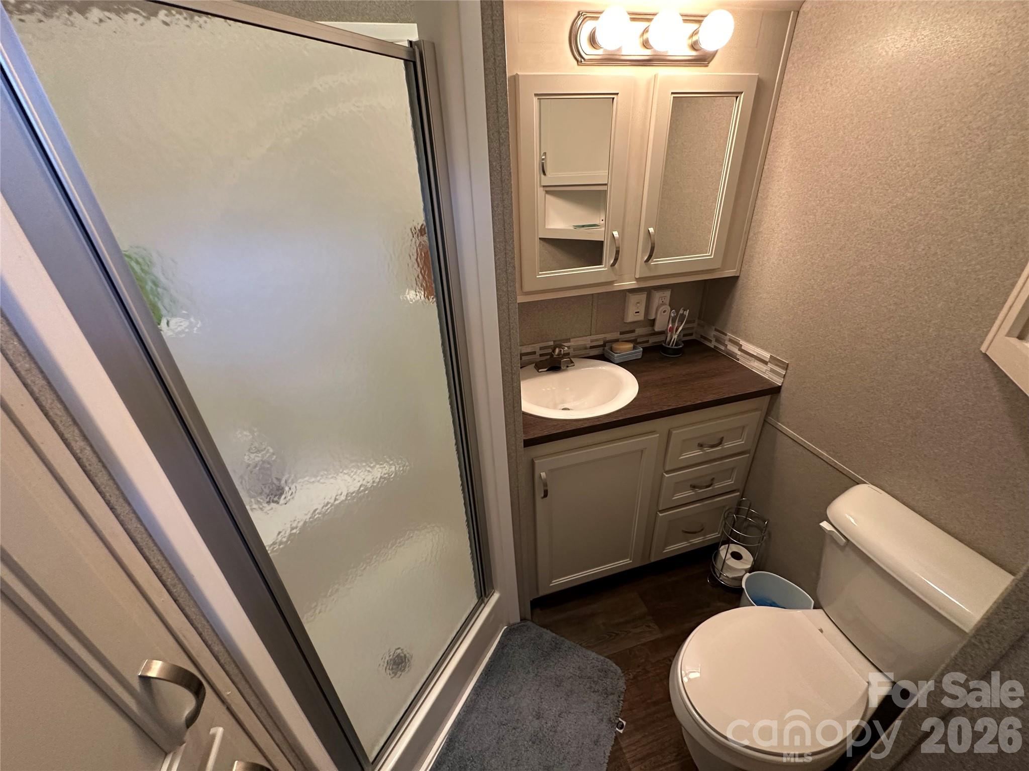 160 Grand View Drive — New London