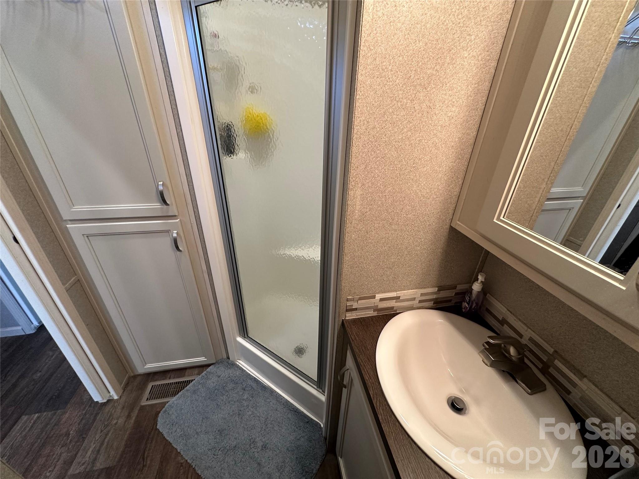 160 Grand View Drive — New London