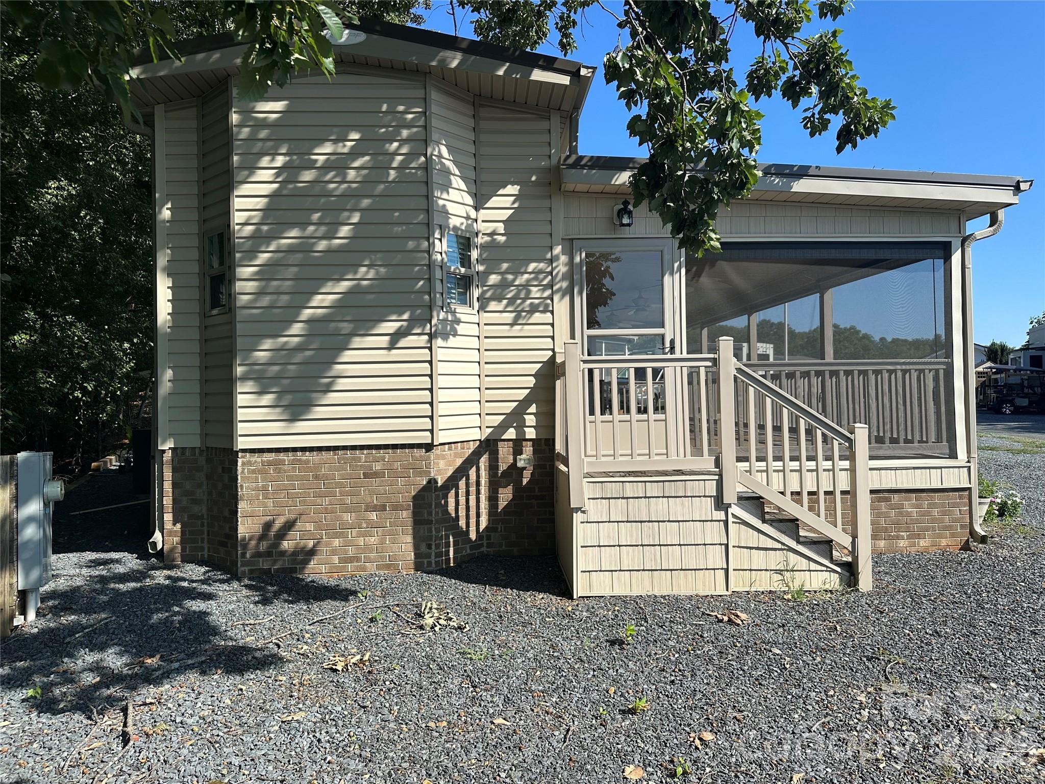 160 Grand View Drive — New London