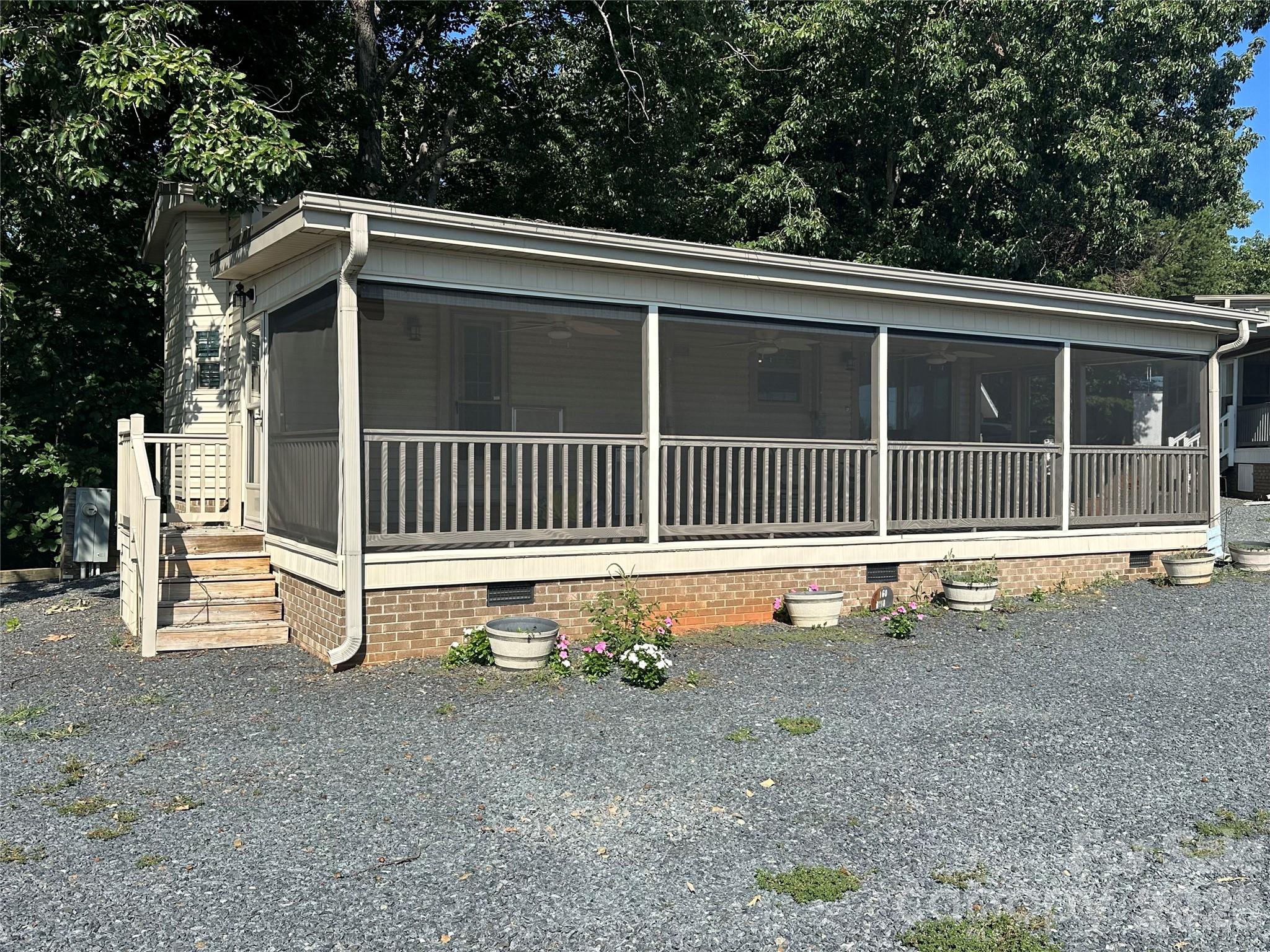 160 Grand View Drive — New London