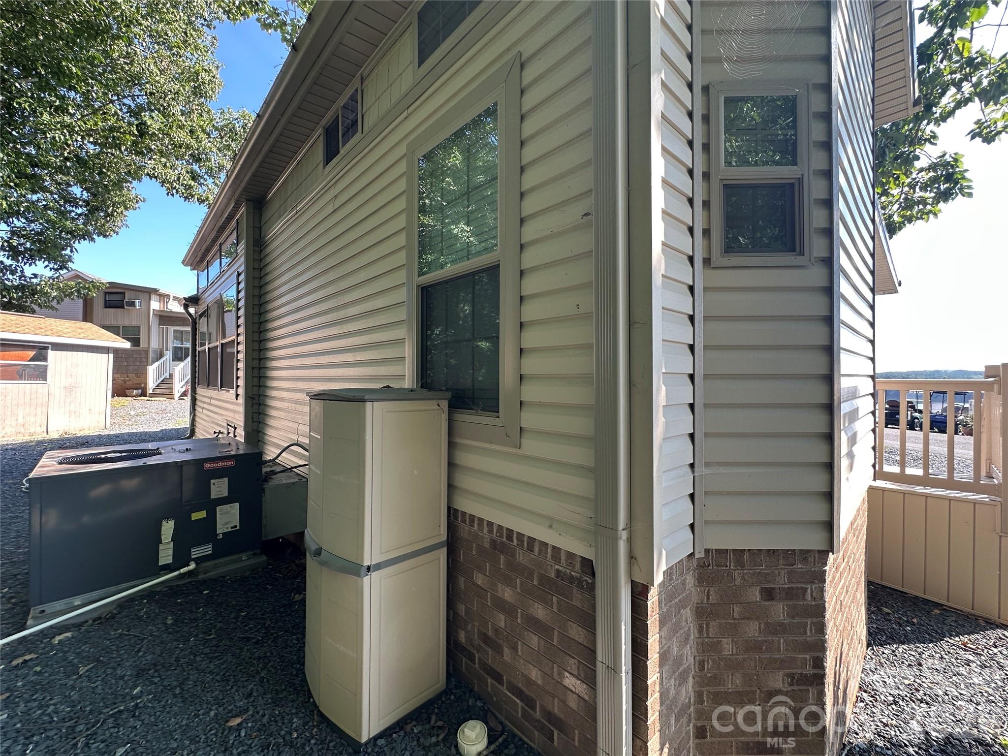 160 Grand View Drive — New London
