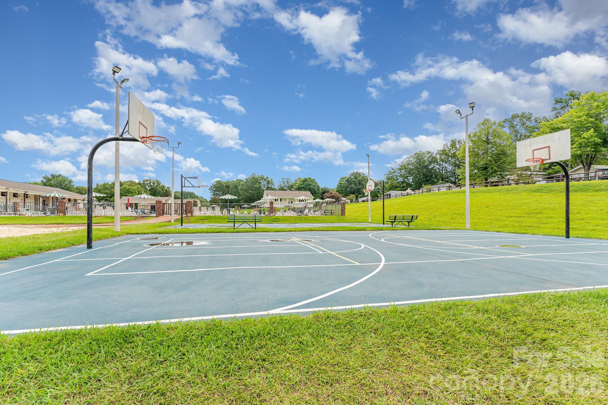 160 Grand View Drive — New London