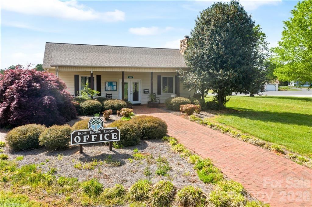 160 Grand View Drive — New London