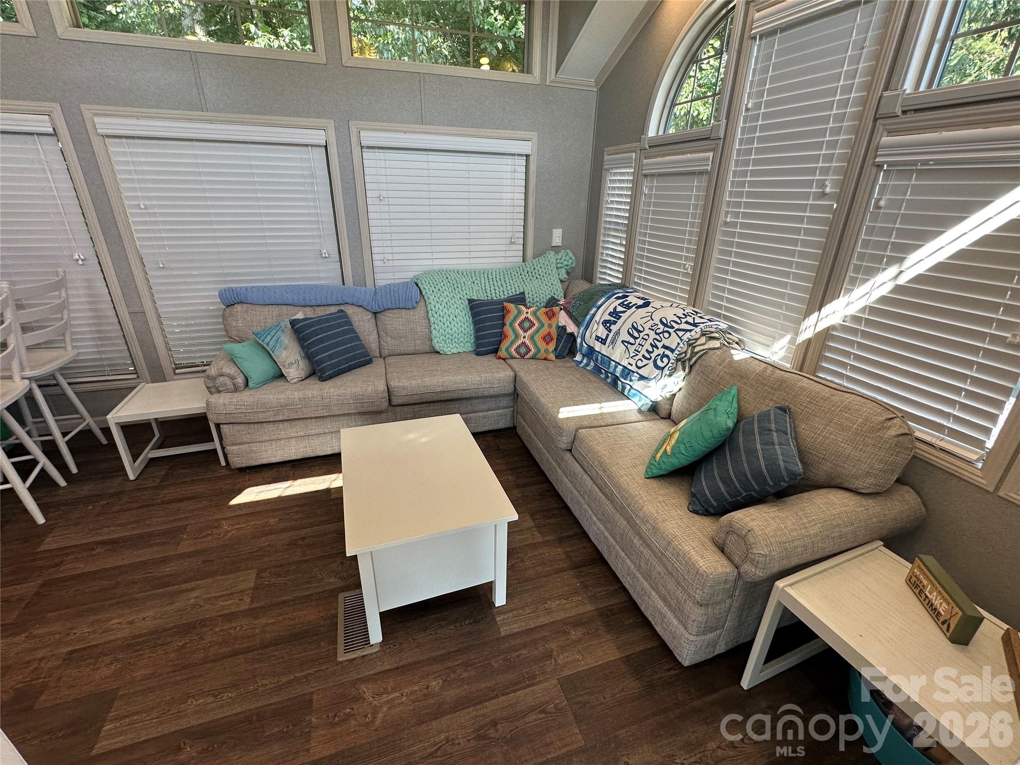 160 Grand View Drive — New London