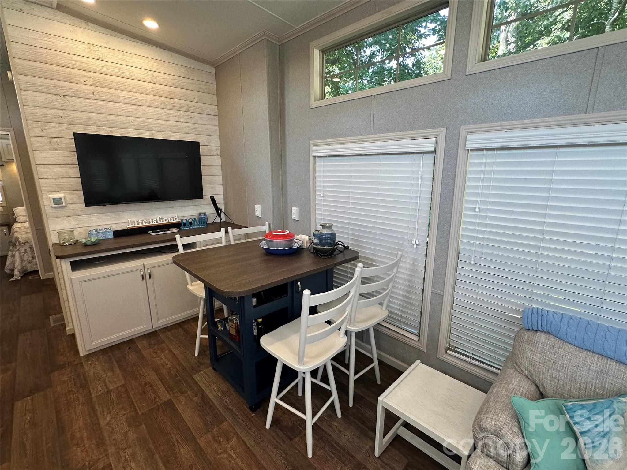 160 Grand View Drive — New London