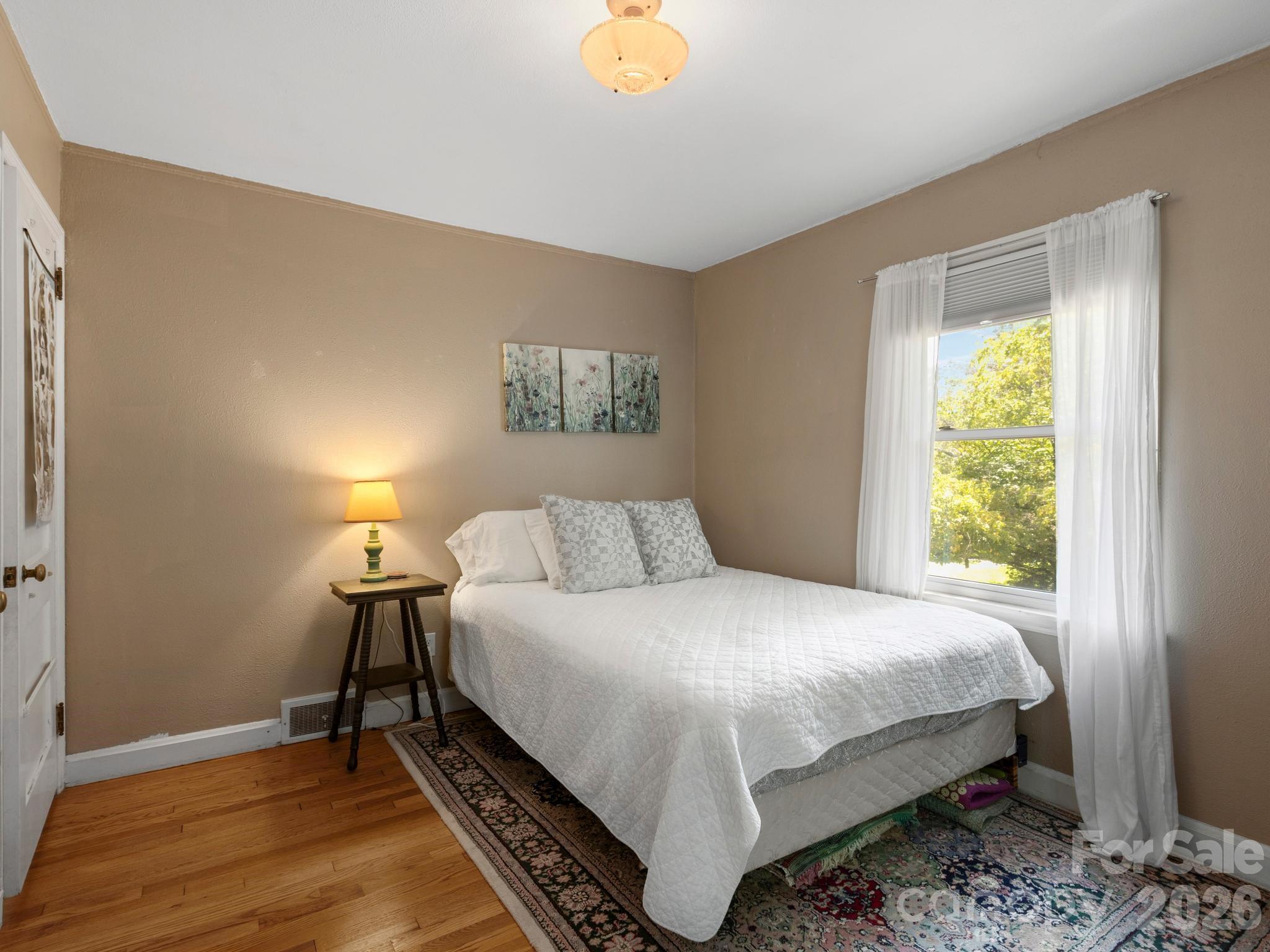 28 Arthur Road — Asheville