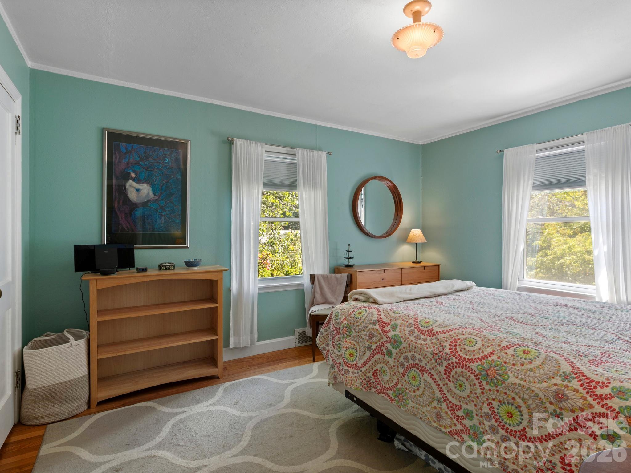 28 Arthur Road — Asheville