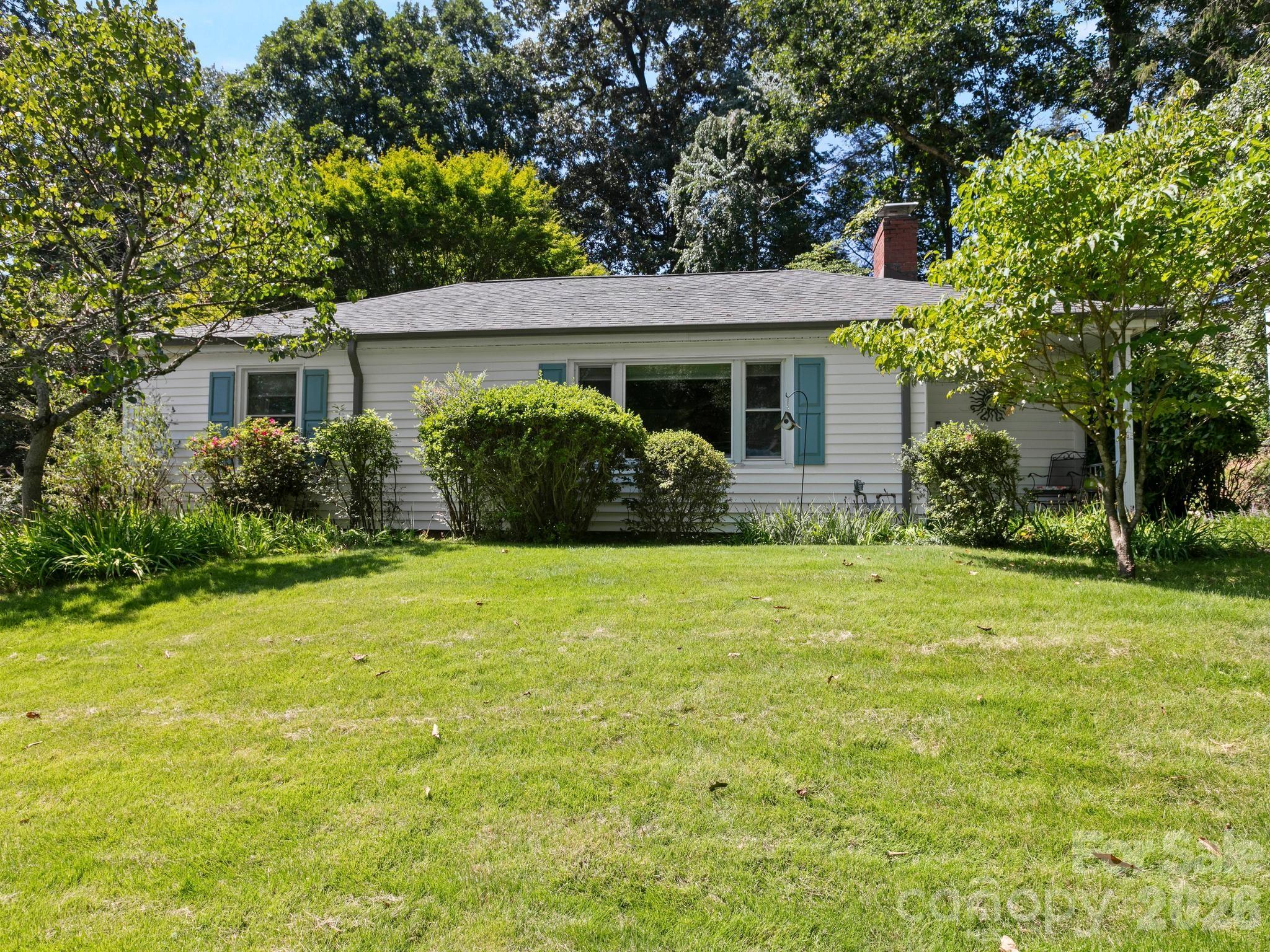 28 Arthur Road — Asheville