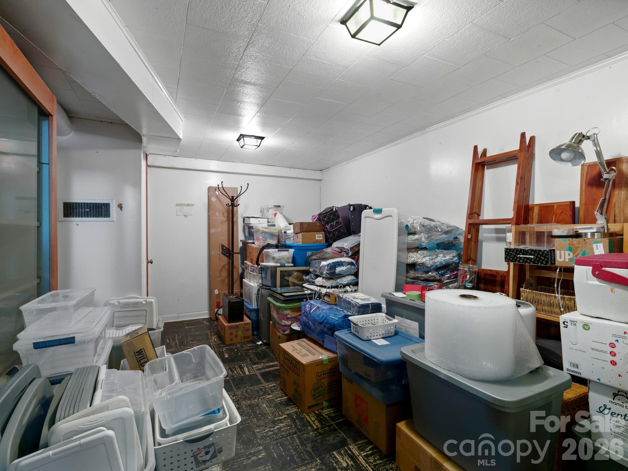 28 Arthur Road — Asheville