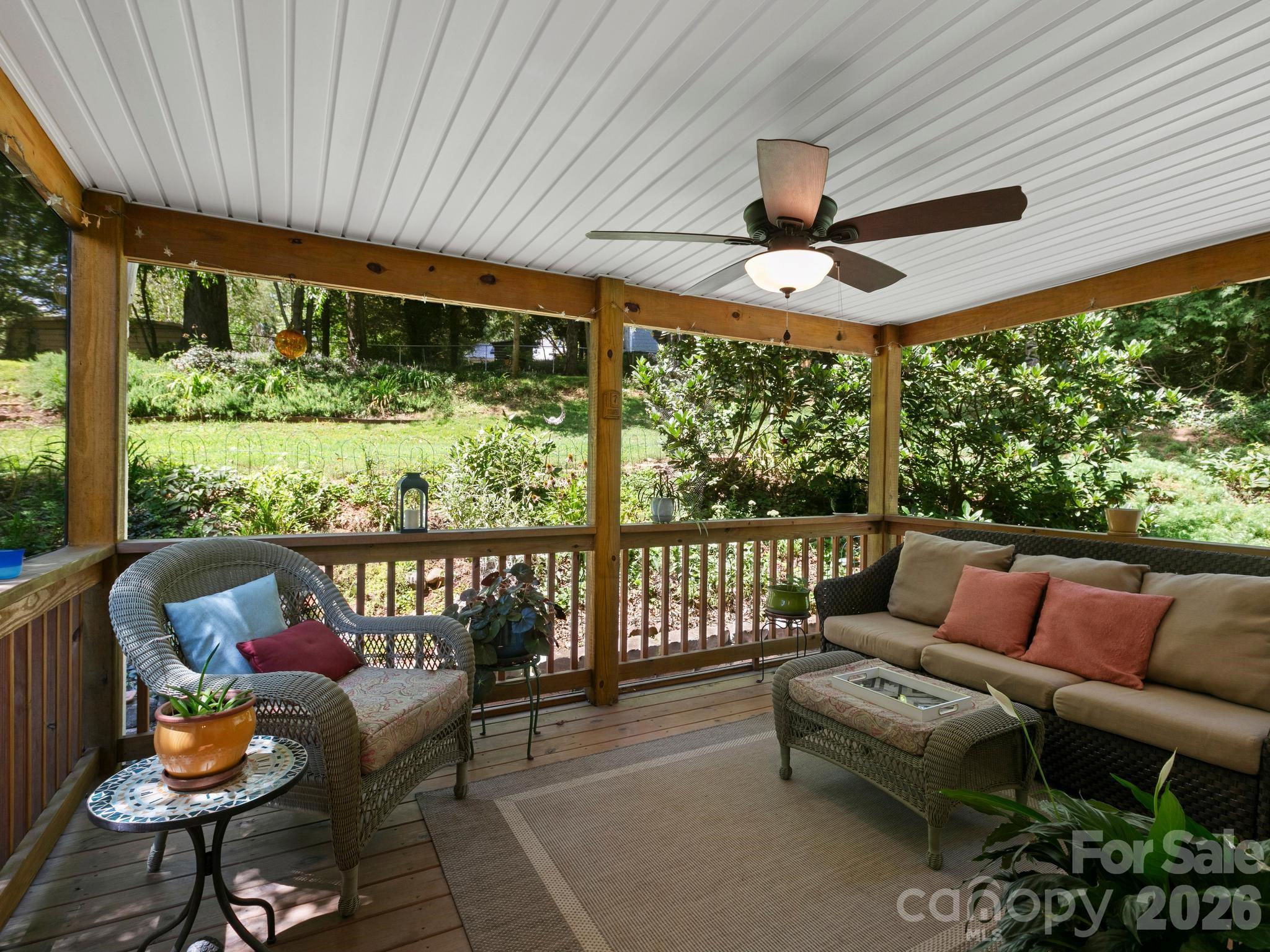28 Arthur Road — Asheville