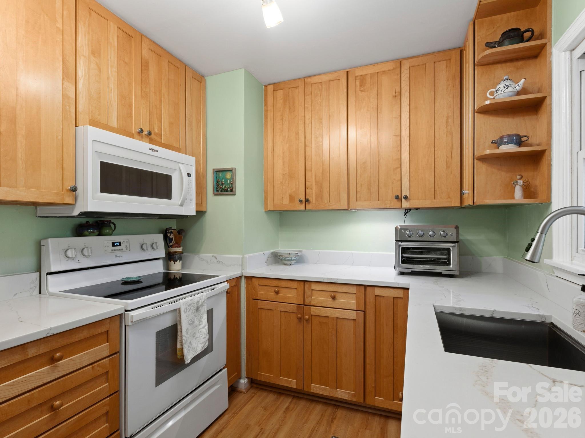 28 Arthur Road — Asheville