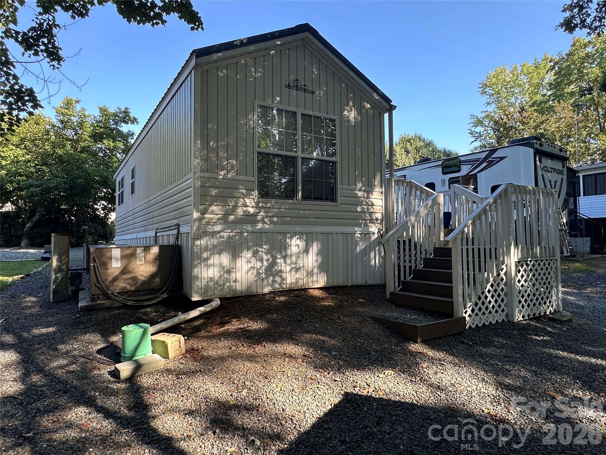 114 Walnut Circle — New London