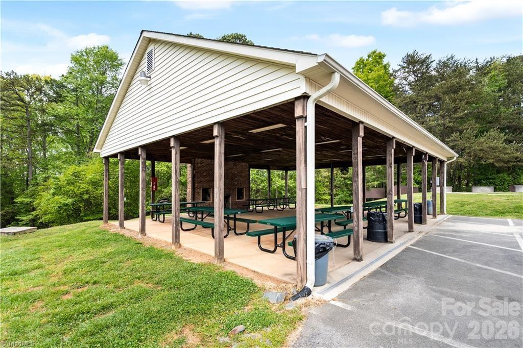 114 Walnut Circle — New London