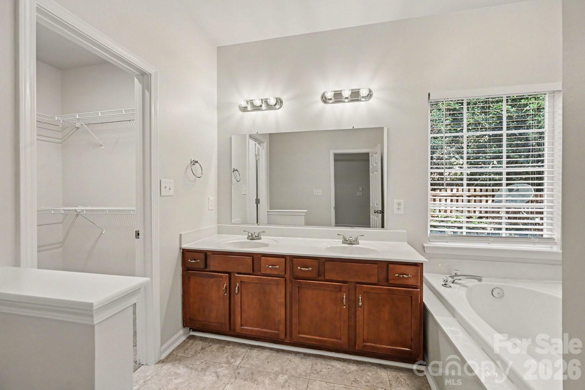 400 Amersham Lane — Waxhaw