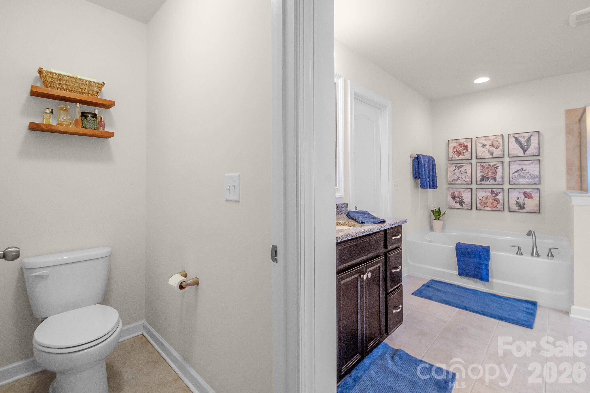 2083 Topaz Plaza — Davidson